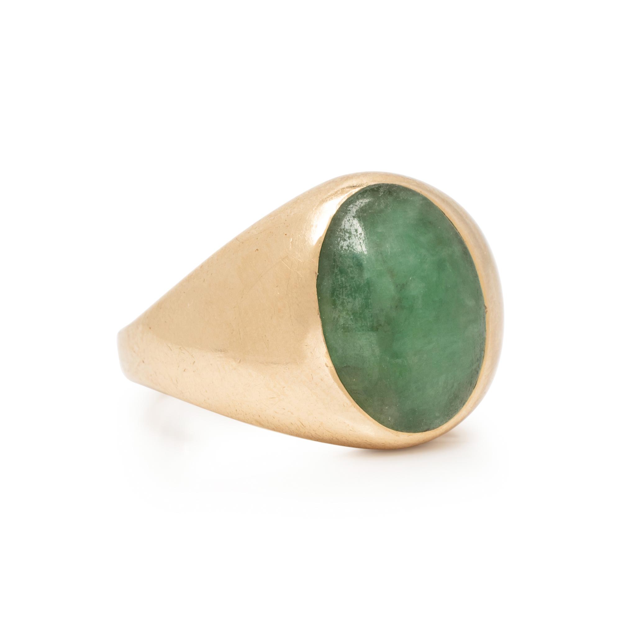 JADE AND YELLOW GOLD RING