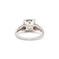 WHITE GOLD AND DIAMOND RING