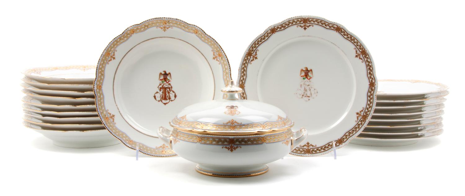 A Paris Porcelain Partial Dinner Service, Diameter of dinner plate 10 inches.
