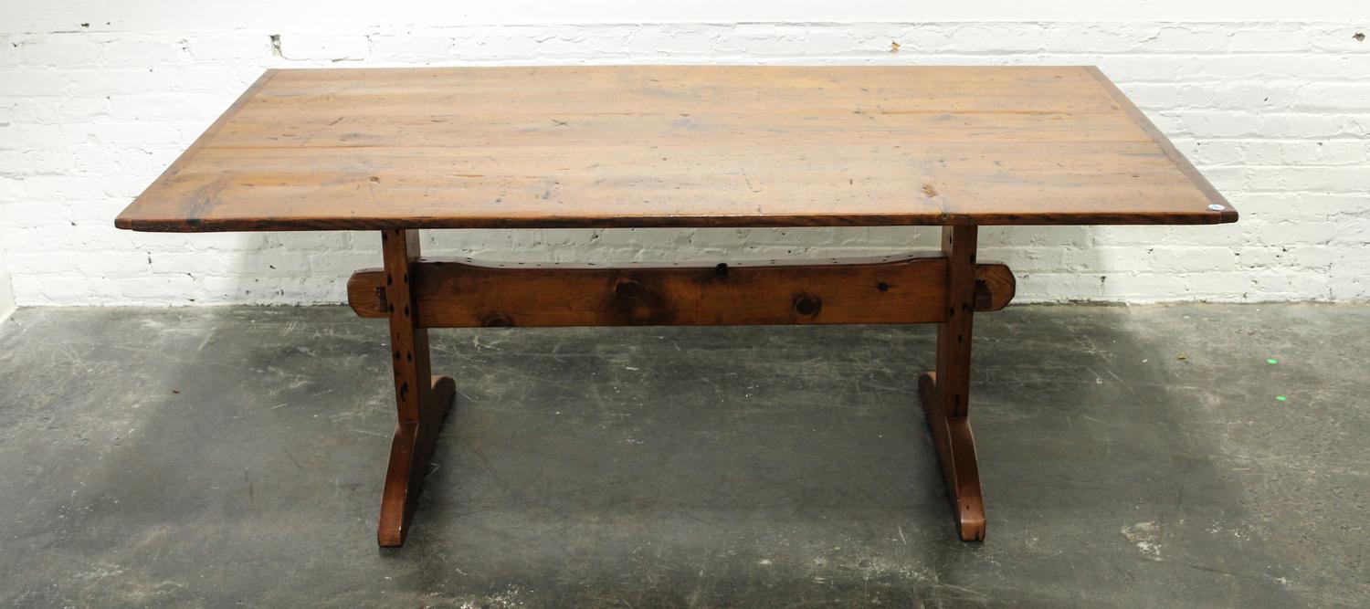 An American Maple Trestle Table Height 27 3/4 x length 72 1/4 x depth 37 1/2 inches. — 19TH/20TH CENTURY