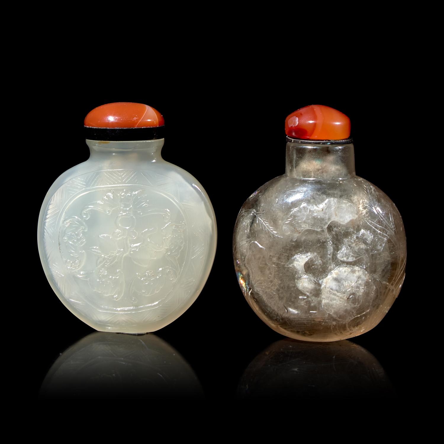 Two Chinese Hardstone Snuff Bottles 水晶及瑪瑙鼻煙壺兩支