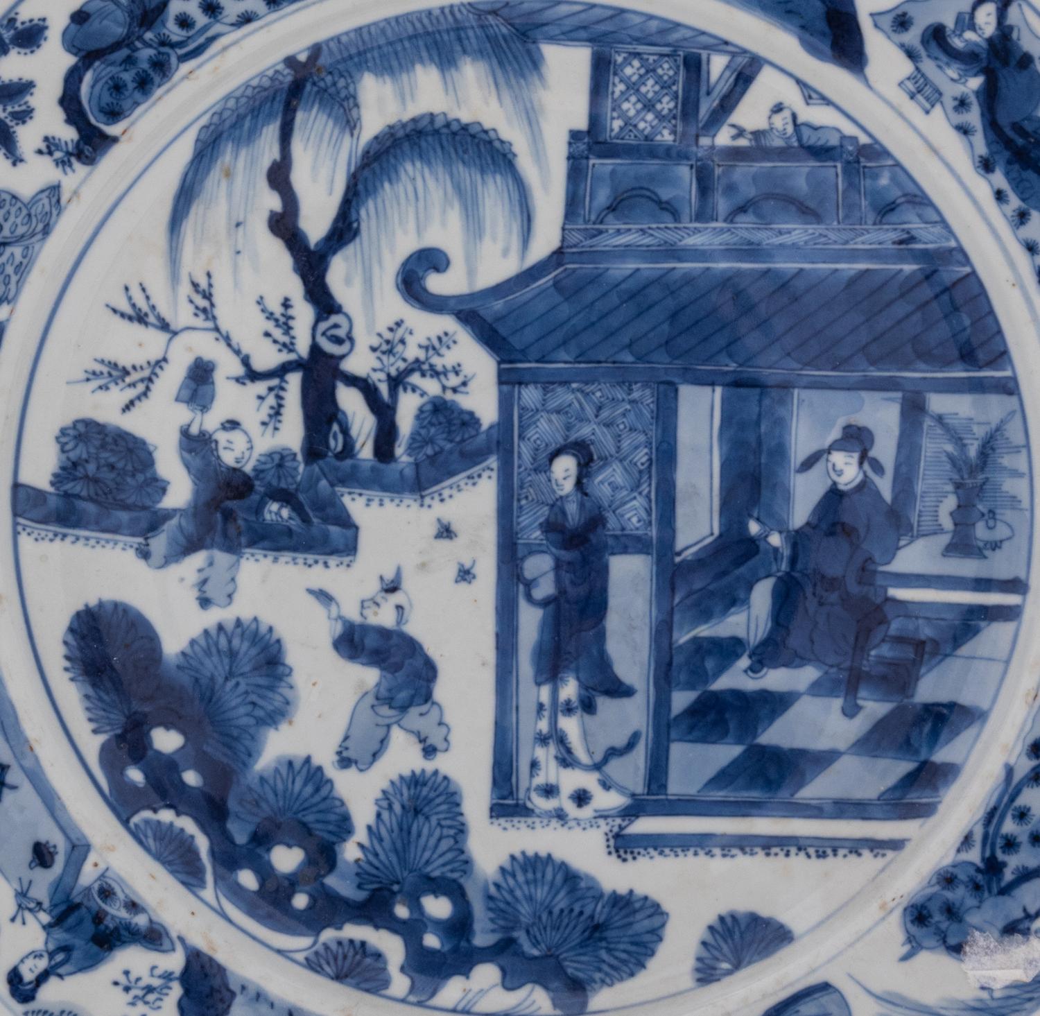 A Chinese Export Blue and White Porcelain Plate