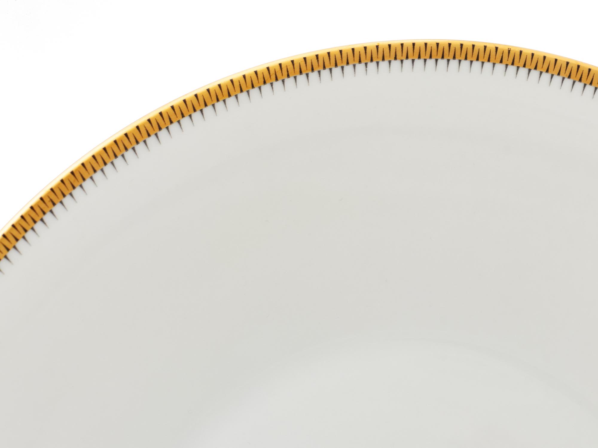 A Franciscan Porcelain Dinner Service