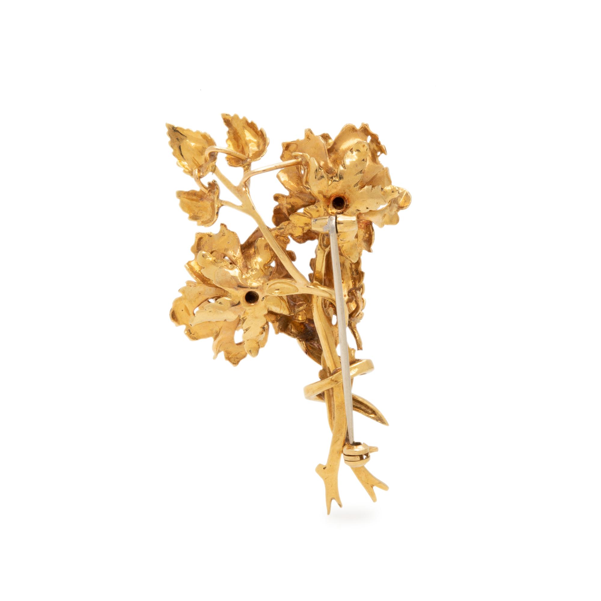 YELLOW GOLD AND DIAMOND FLOWER BROOCH
