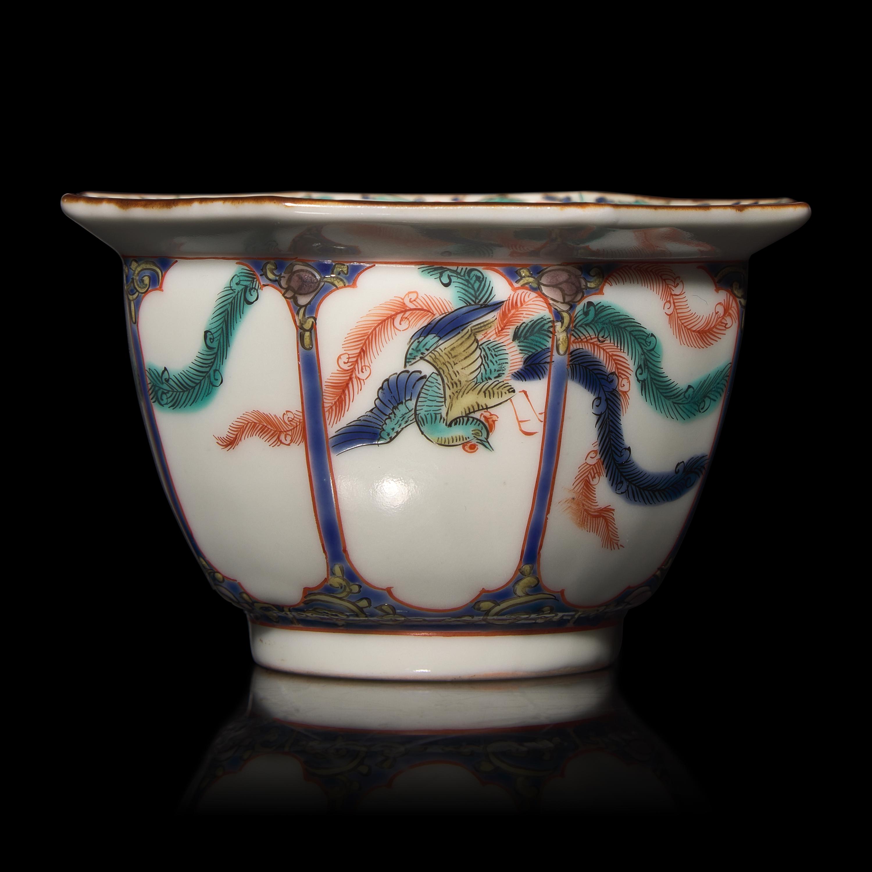 A Set of Five Japanese Kakiemon Porcelain Small Bowls, Circa 1670-1690 — 約1670-1690年 日本酒井田柿右衛門鳳紋八方小碗五件