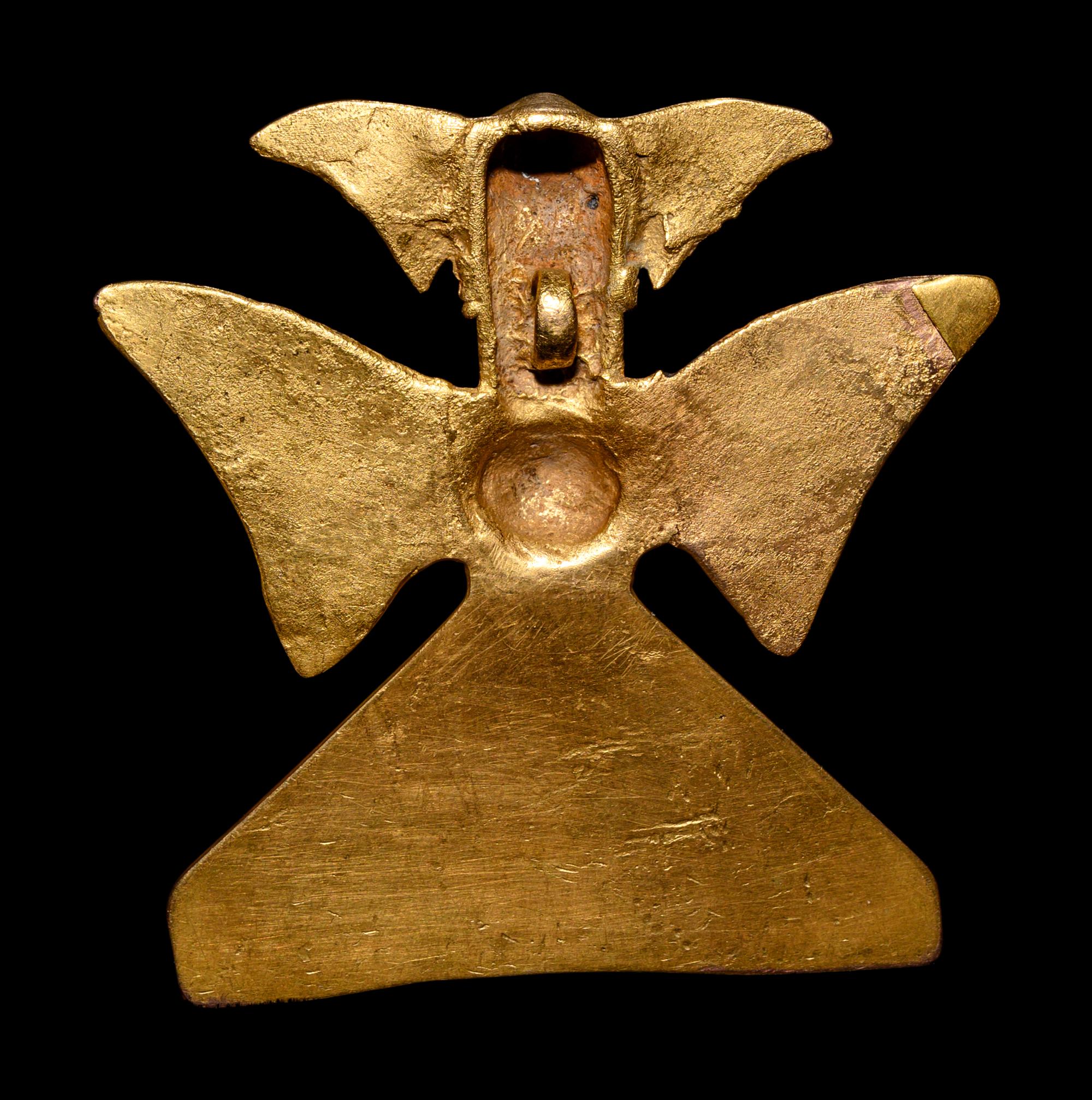 A Veraguas or Diquis Gold Avian Pendant