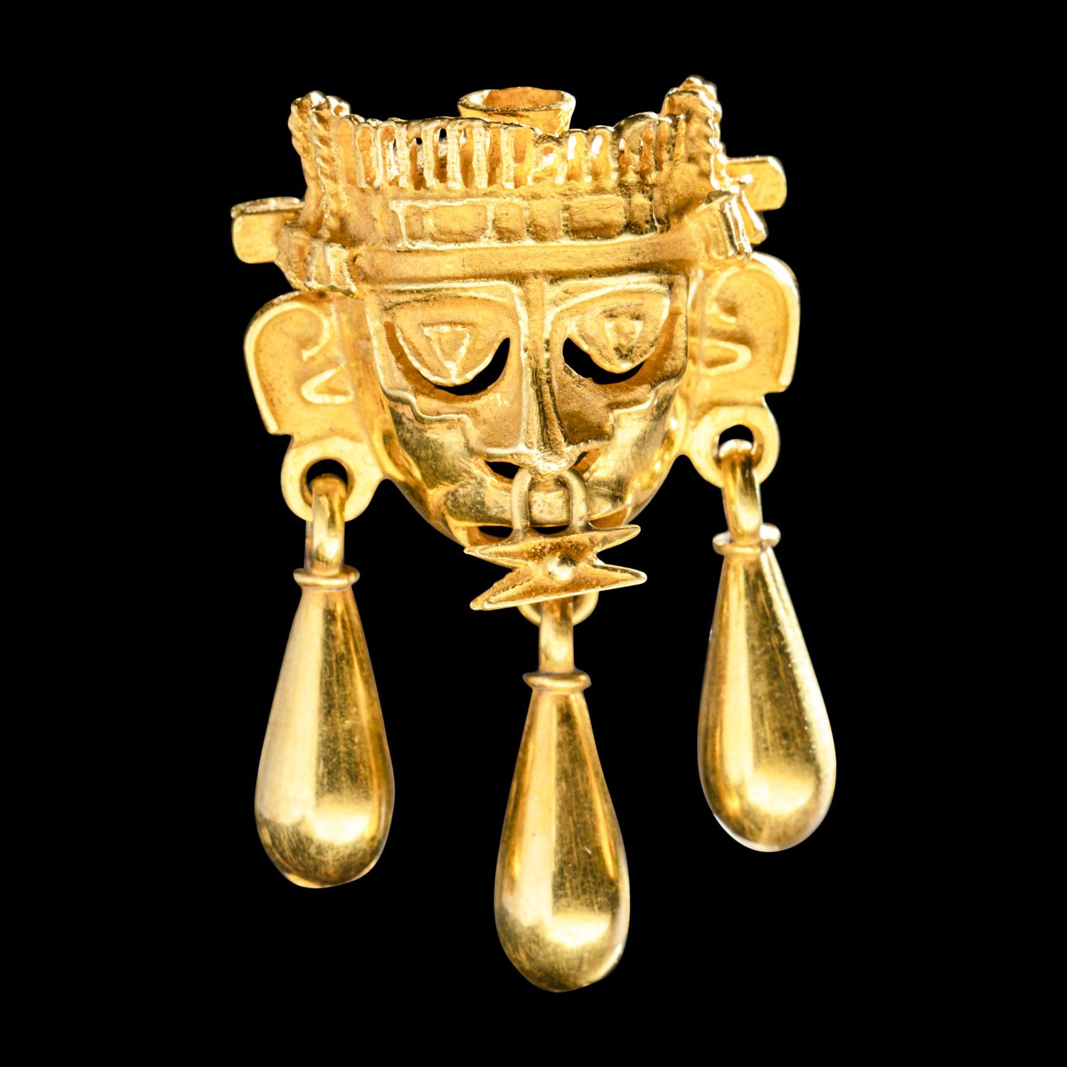 A Coclé Tumbaga Face Pendant