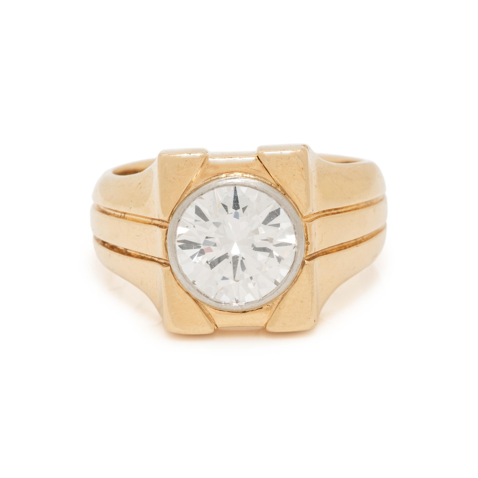 DIAMOND AND YELLOW GOLD RING