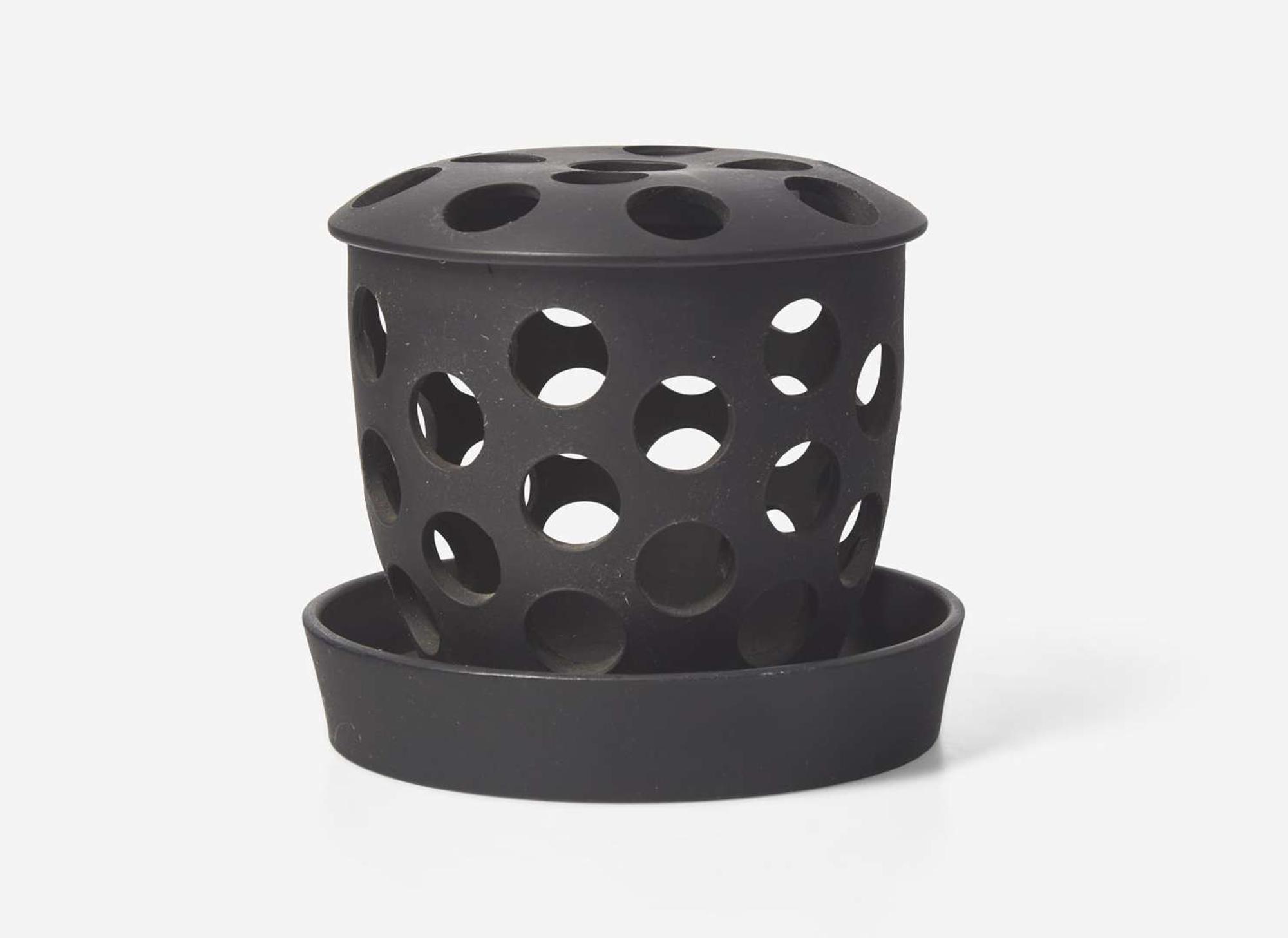 A Wedgwood Black Basalt Crocus Pot Tray and Cover, UK, circa 1810-20