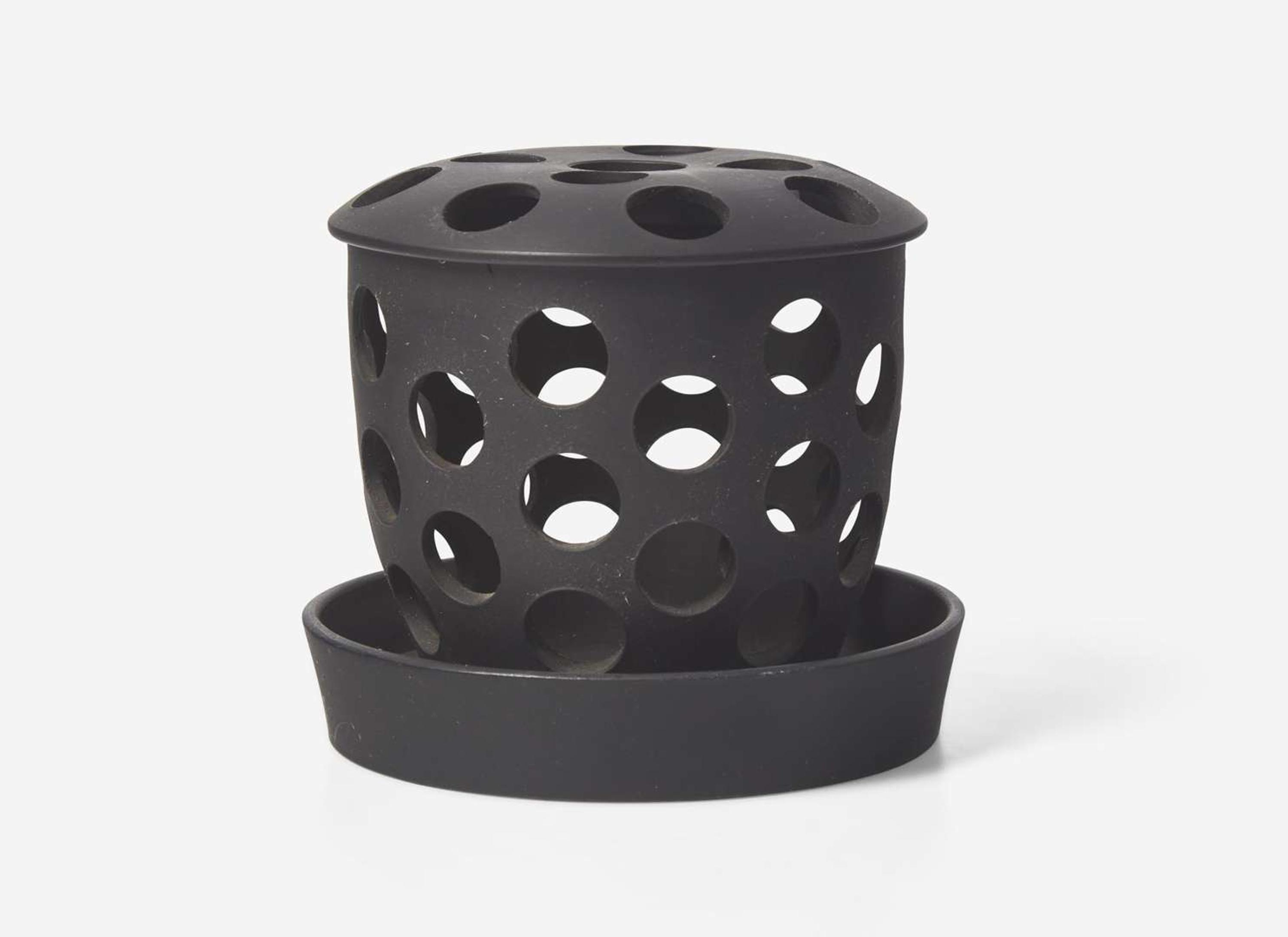 A Wedgwood Black Basalt Crocus Pot Tray and Cover, UK, circa 1810-20