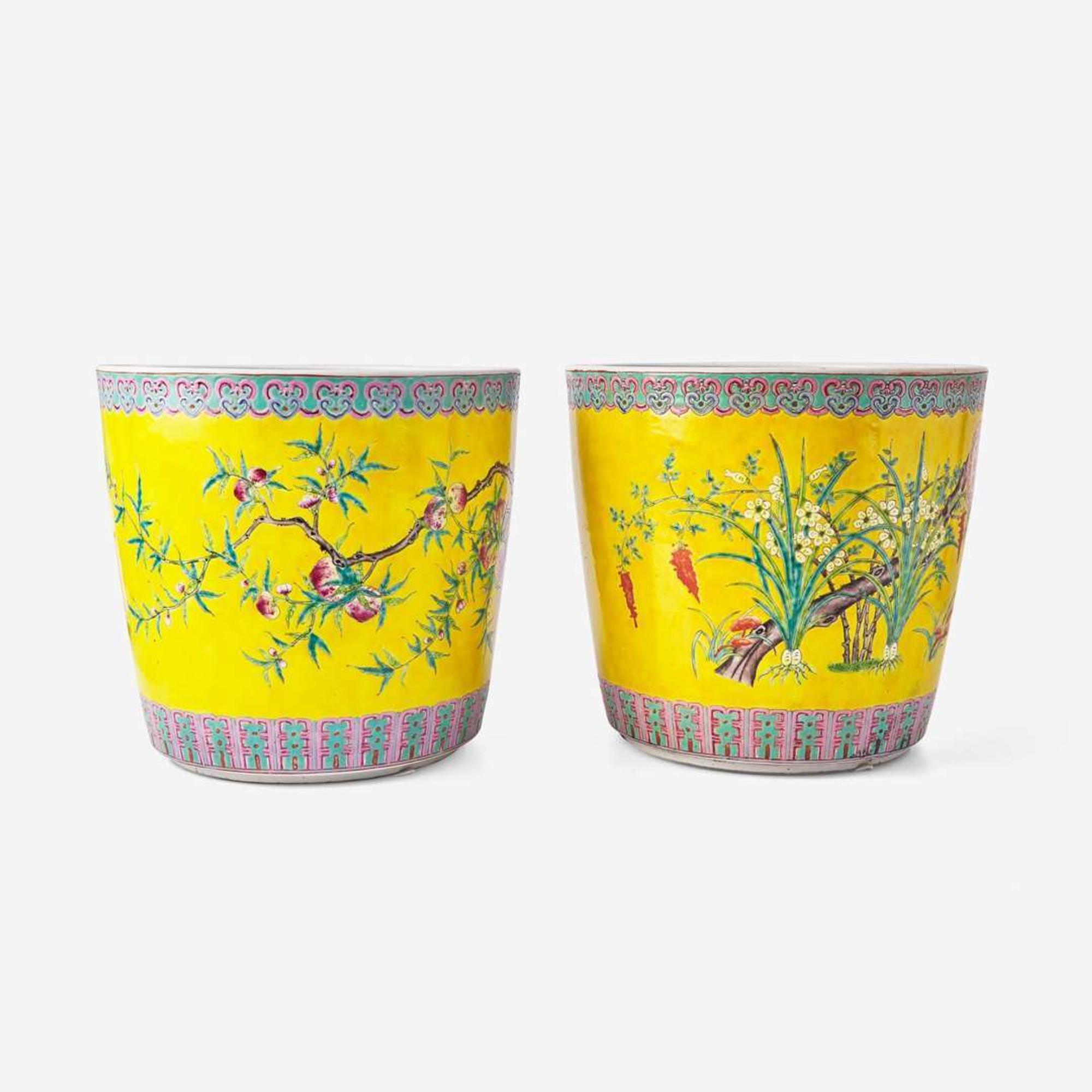 A pair of Chinese famille rose-enameled porcelain "Dayazhai"-type jardinières 粉彩大雅齋花盆一對