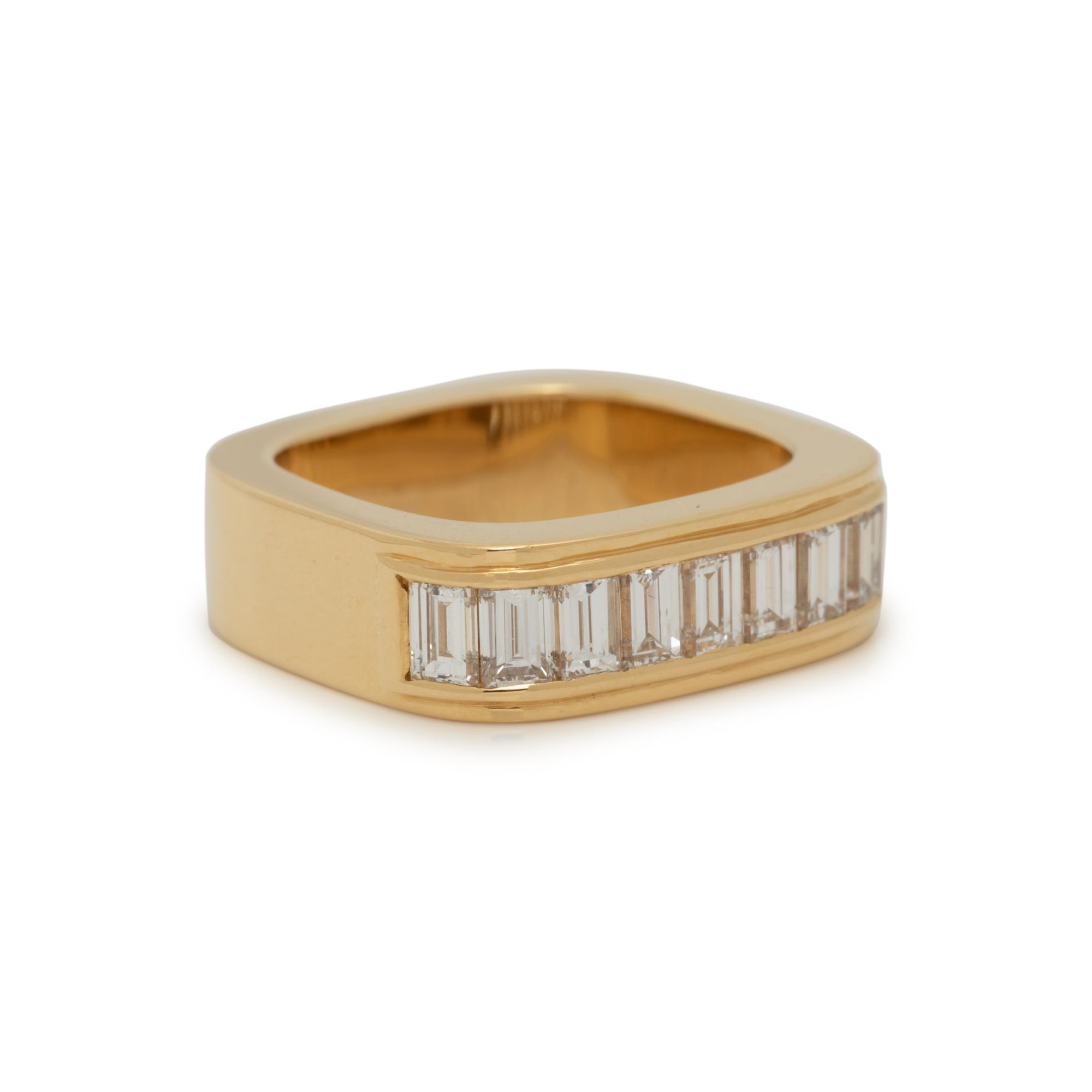 SCHLUGER, YELLOW GOLD AND DIAMOND RING