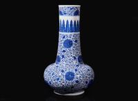 A Chinese blue and white "Lotus" vase, Xuande mark, Kangxi period 纏枝蓮青花瓶 宣德款 清康熙