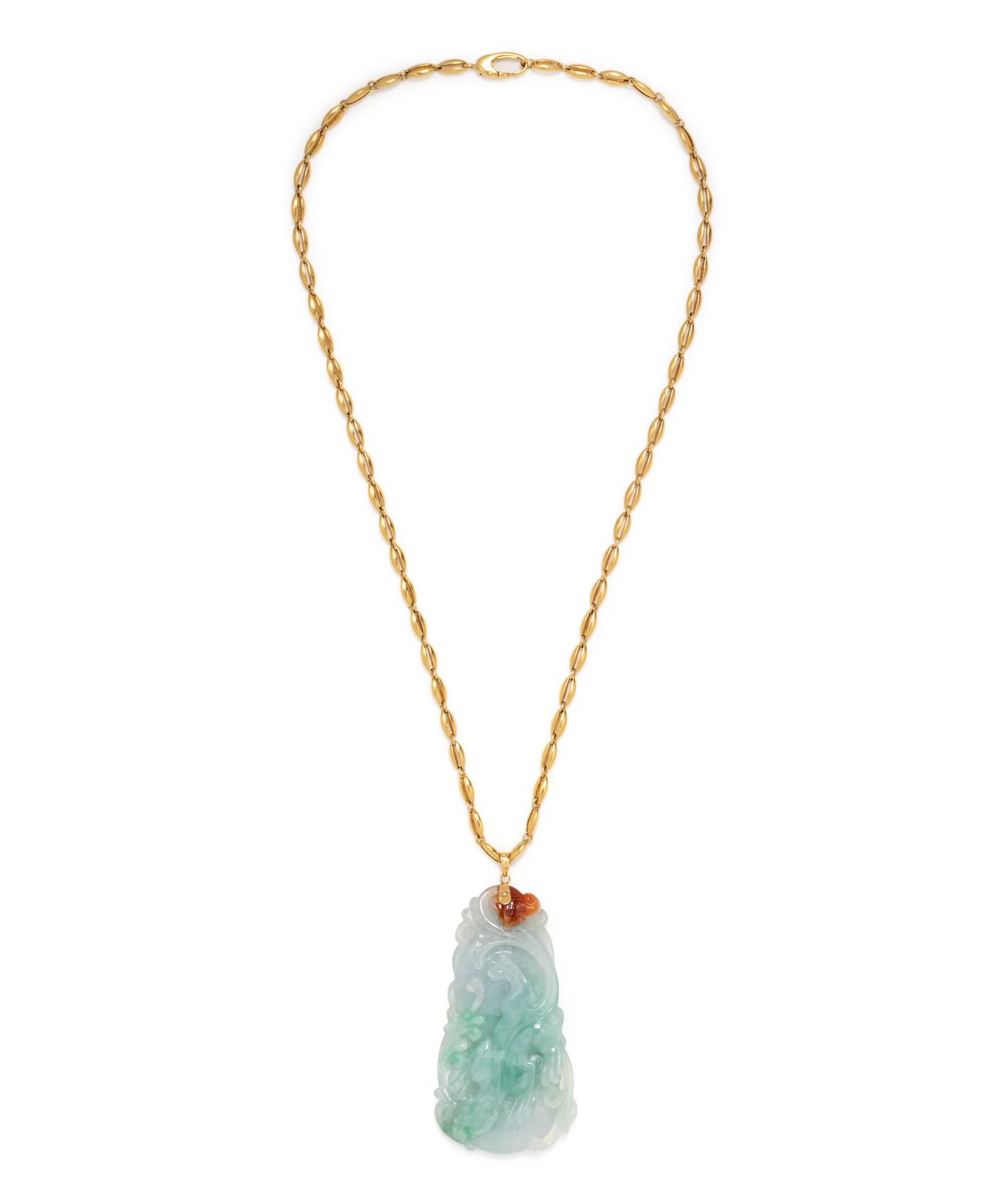 YELLOW GOLD AND JADE PENDANT/NECKLACE