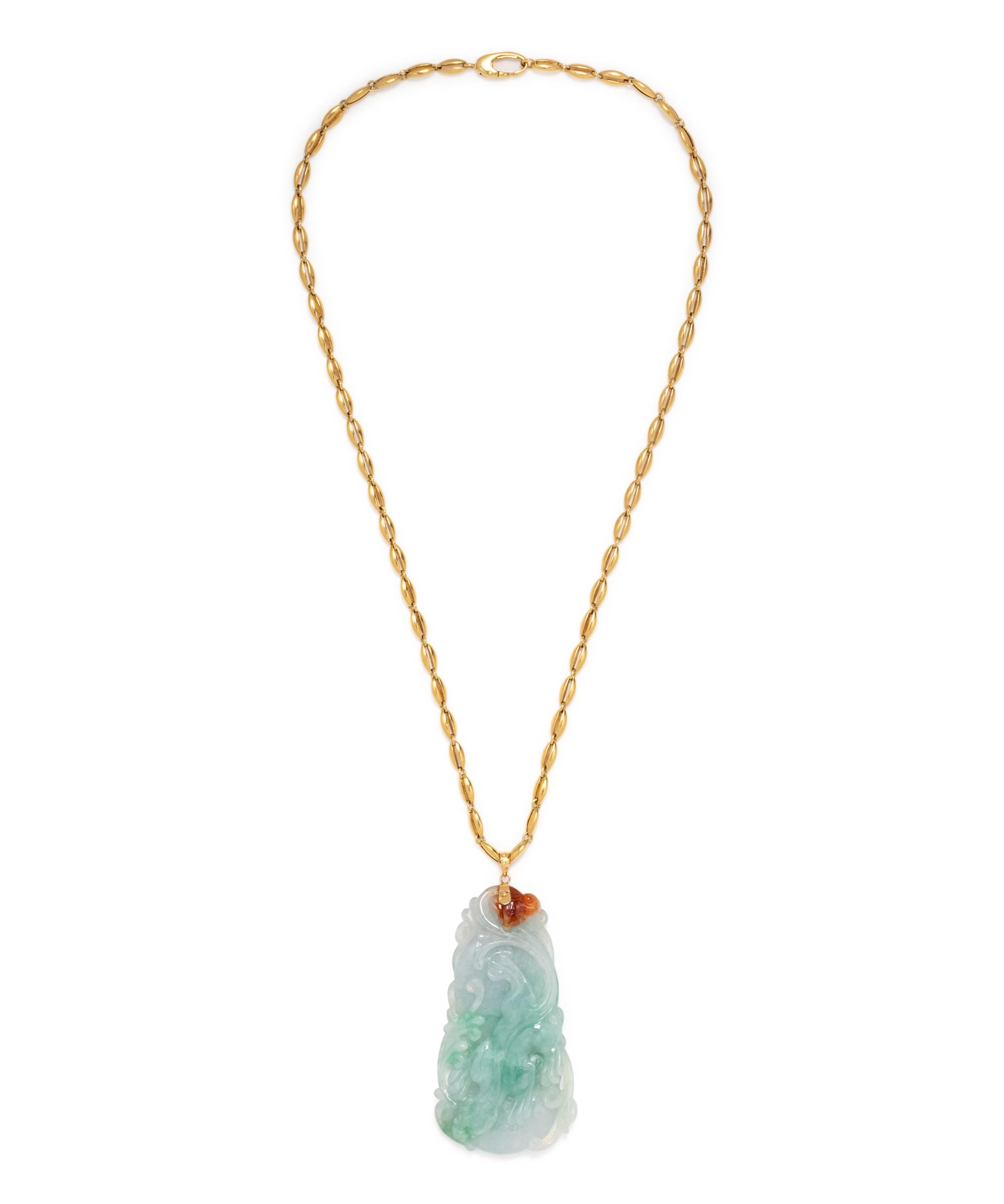 YELLOW GOLD AND JADE PENDANT/NECKLACE