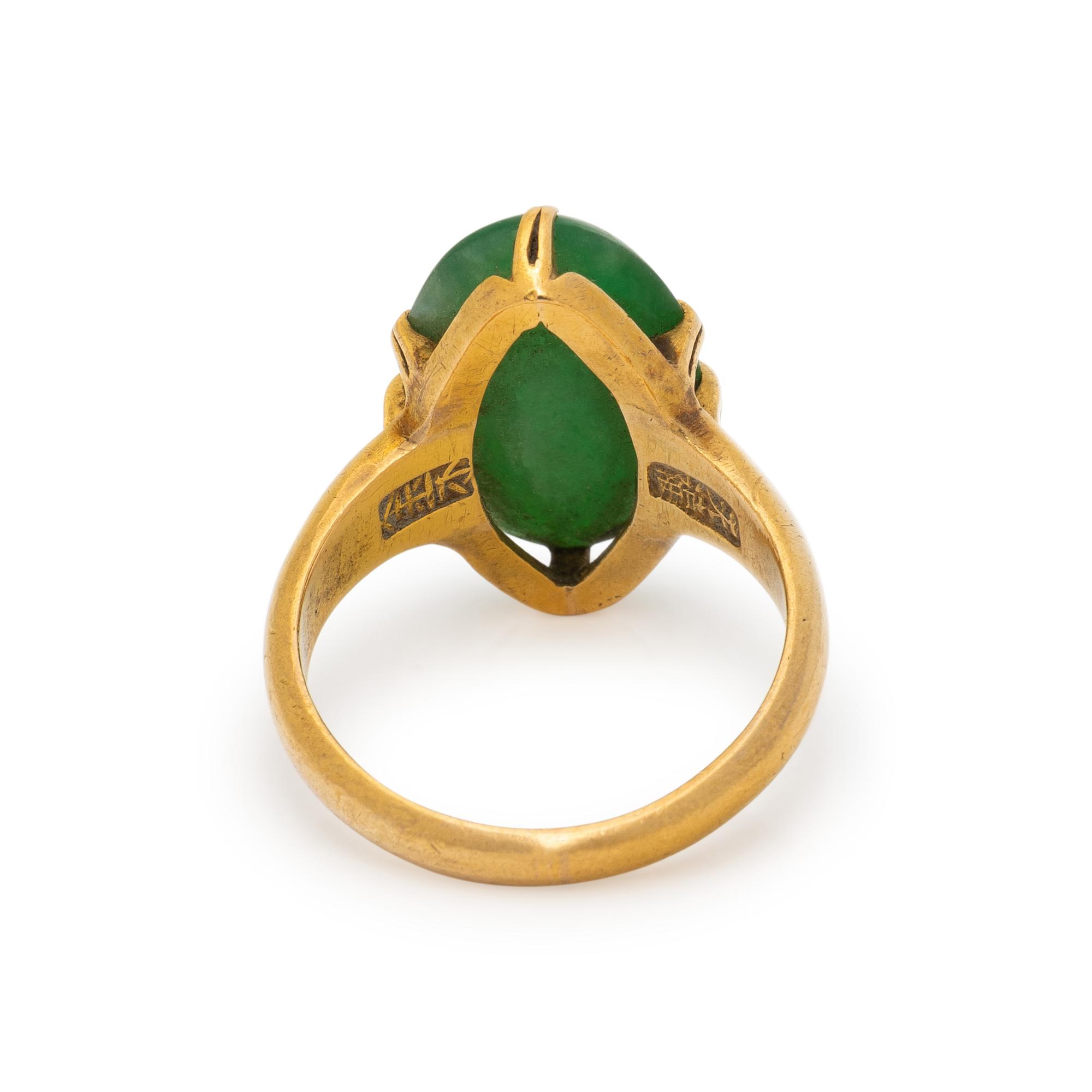 YELLOW GOLD AND JADE RING