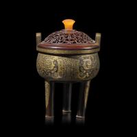 A Small Gold and Silver Wire-Inlaid Tripod Vessel, Ding, With Carved Wood Cover 仿古錯金銀銅鼎