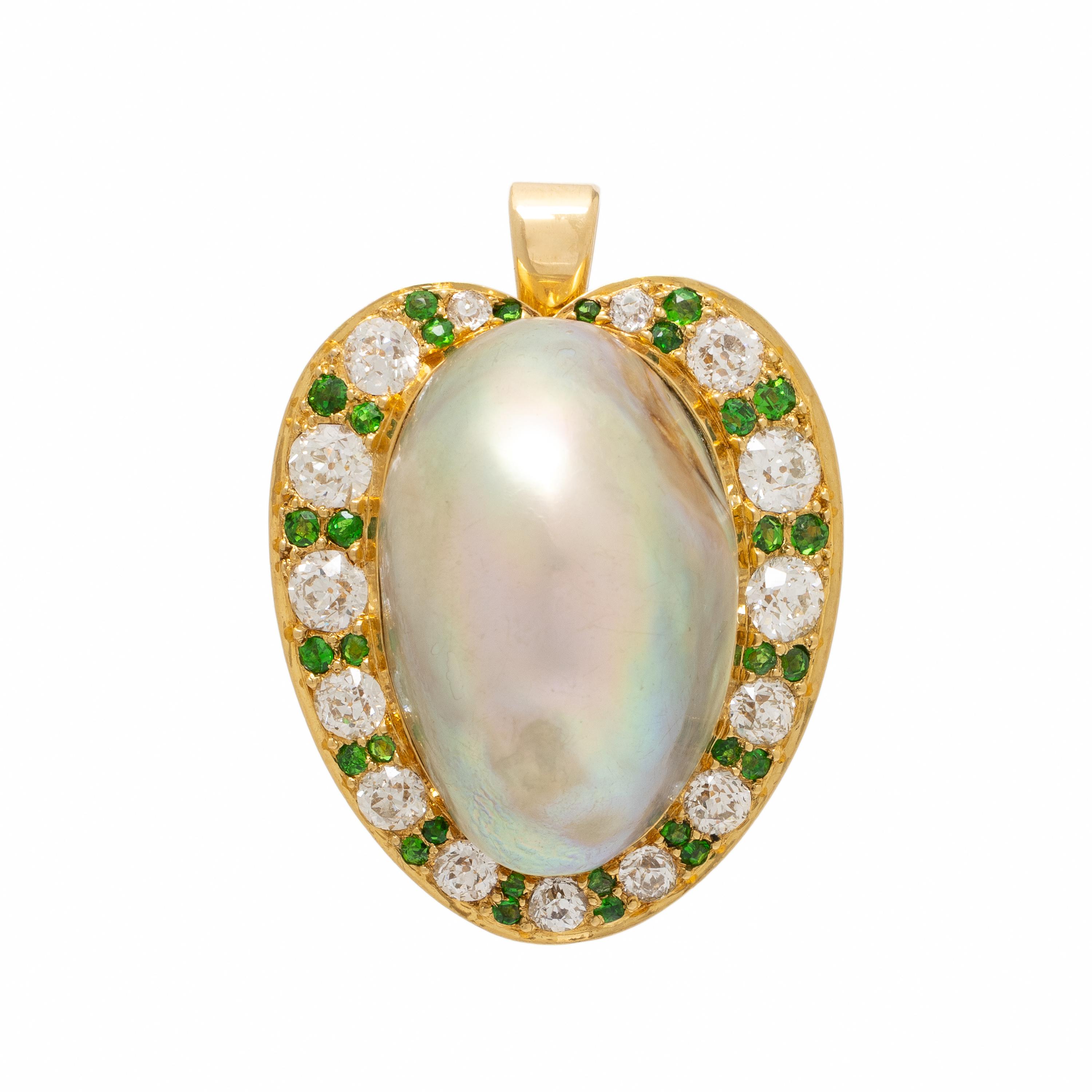 Mabé Pearl, Tsavorite Garnet, Diamond, and Yellow Gold Pendant Brooch