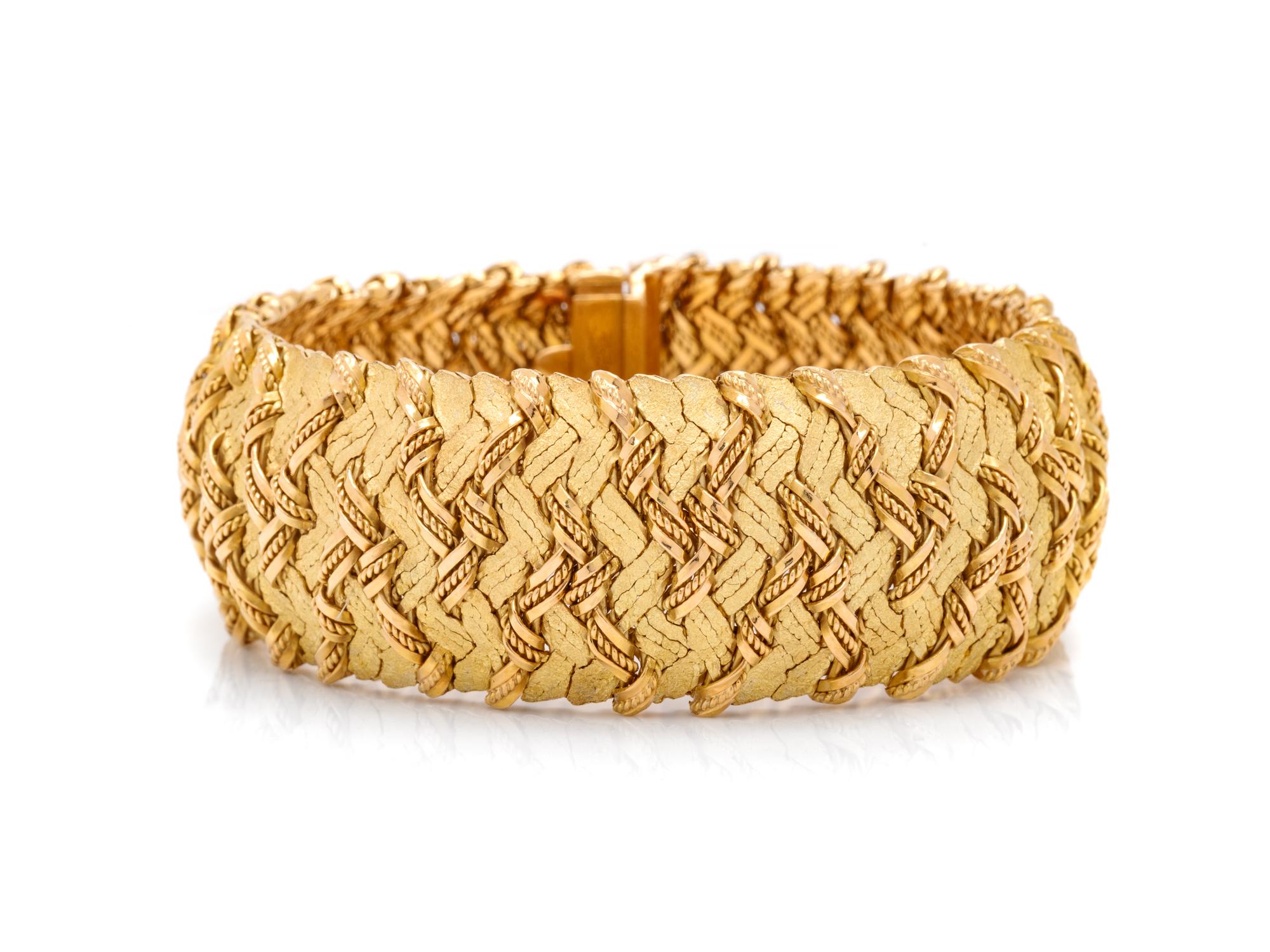 RENÉ SIM LACAZE, FRENCH, YELLOW GOLD BRACELET