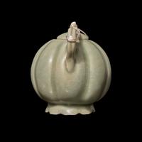 A Chinese Yueyao Style Melon Form Water Dropper and Cover 越窯青釉瓜棱式硯滴