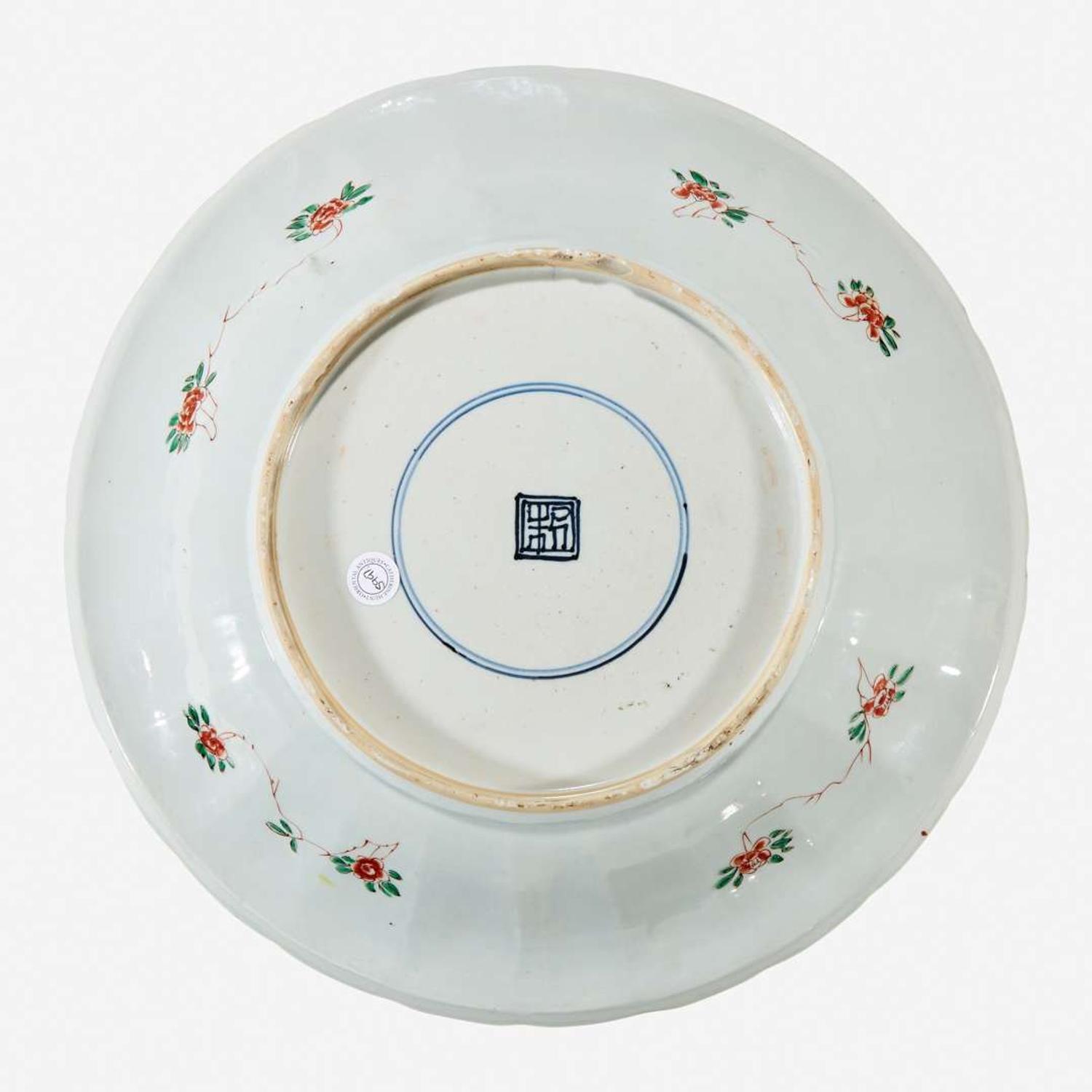 A Chinese famille verte-decorated porcelain lobed dish Kangxi period