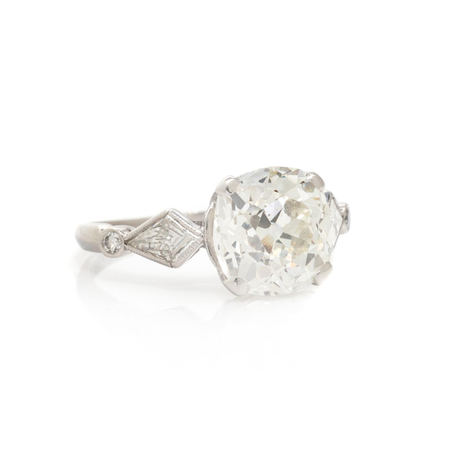 DIAMOND RING