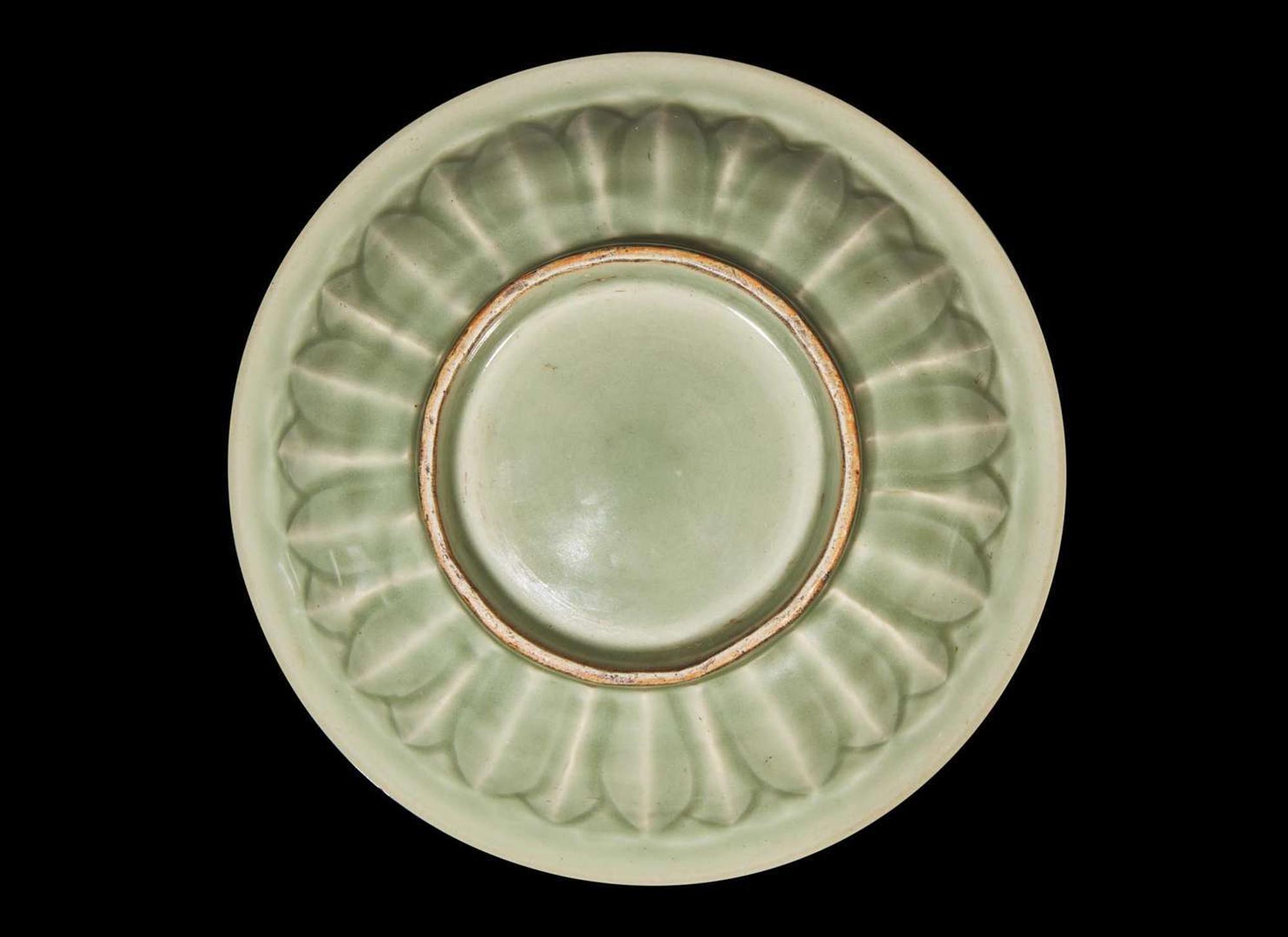 A Chinese Longquan celadon "Double Fish" dish, Southern Song to Yuan dynasty 龍泉窯雙魚盤 南宋至元