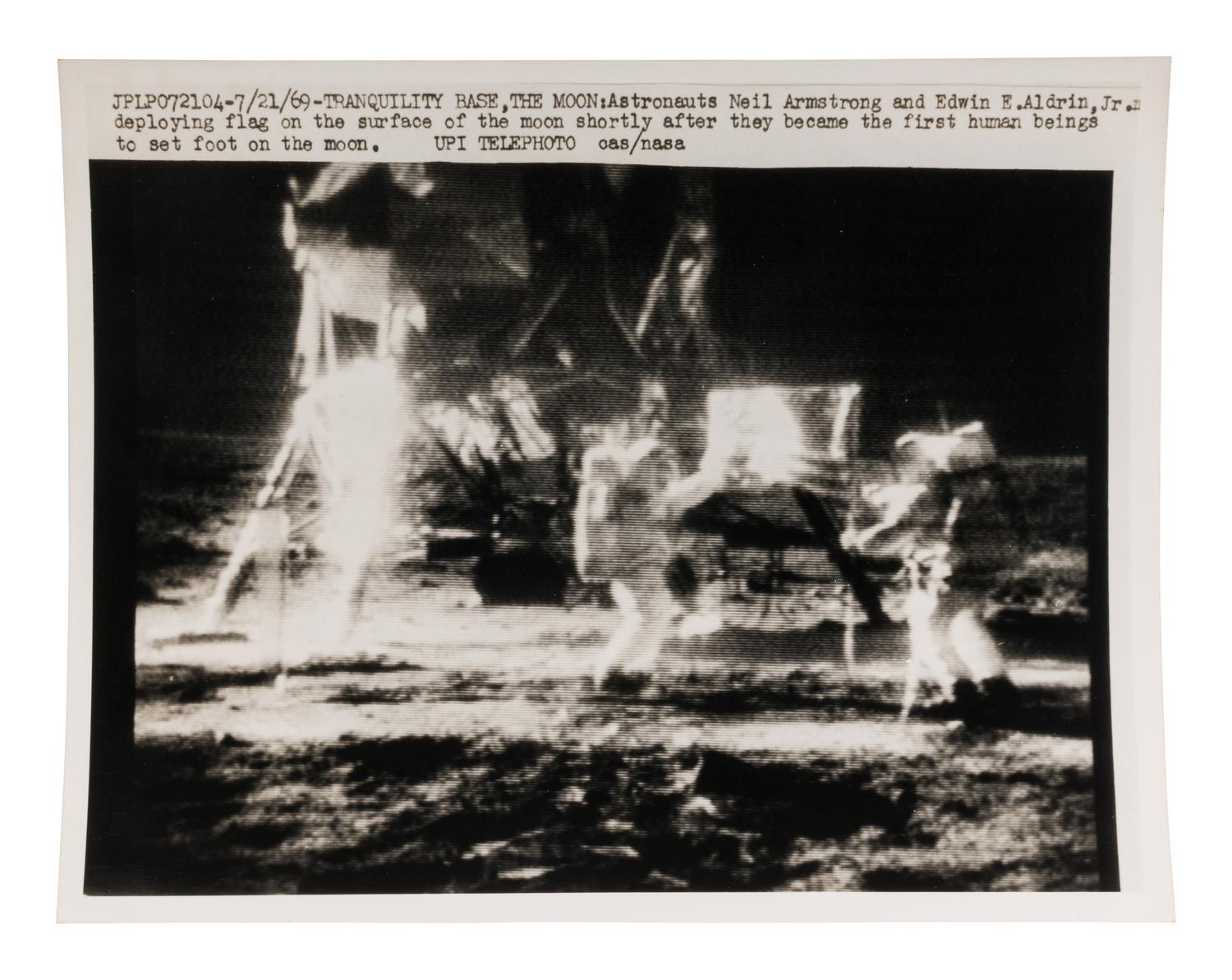[NASA]. A large archive of 1,540 photographs incl. Mercury, Gemini, and Apollo missions. 1961-1972.