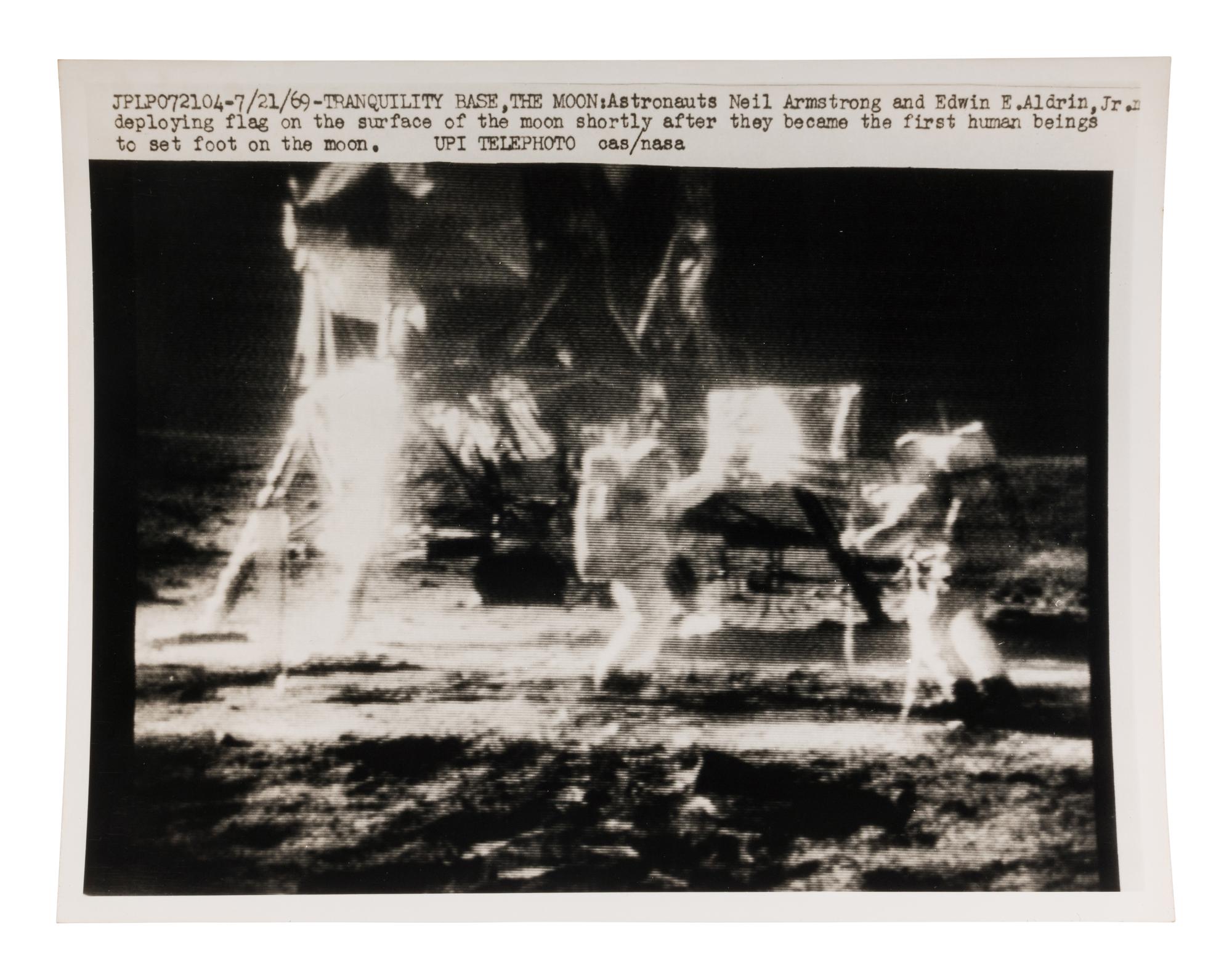 [NASA]. A large archive of 1,540 photographs incl. Mercury, Gemini, and Apollo missions. 1961-1972.