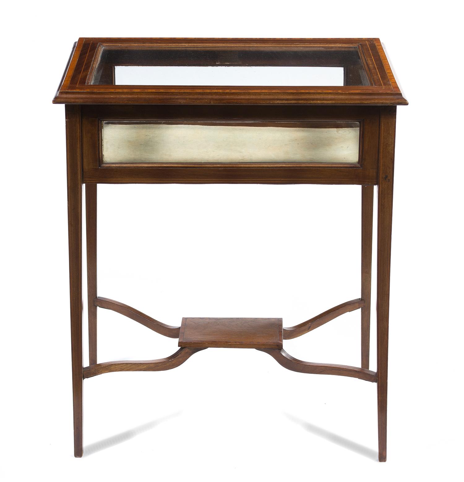 A Georgian Style Mahogany Vitrine Table, Height 29 1/4 x width 25 x depth 16 1/4 inches.