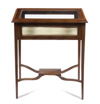 A Georgian Style Mahogany Vitrine Table, Height 29 1/4 x width 25 x depth 16 1/4 inches.