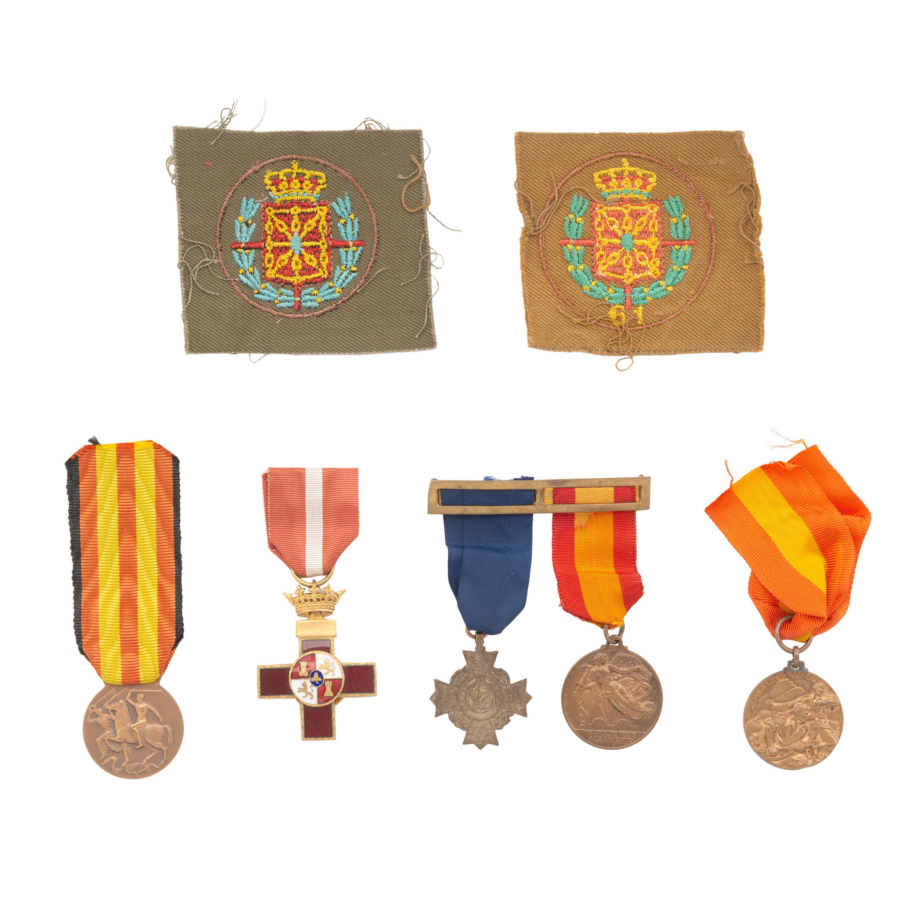 [Militaria] Medals, patches, insignia, and sashes from the Spanish Civil War, ca 1930s-1940s.