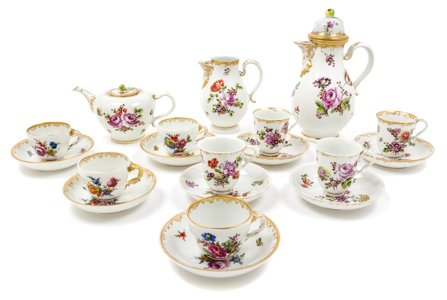 A Vienna Porcelain Tea and Coffee Service Height of coffee pot 10 1/4 inches. — MID-18TH CENTURY