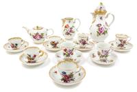 A Vienna Porcelain Tea and Coffee Service Height of coffee pot 10 1/4 inches. — MID-18TH CENTURY