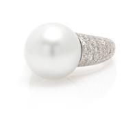 A Platinum, Diamond and Cultured South Sea Pearl Ring, 10.70 dwts.