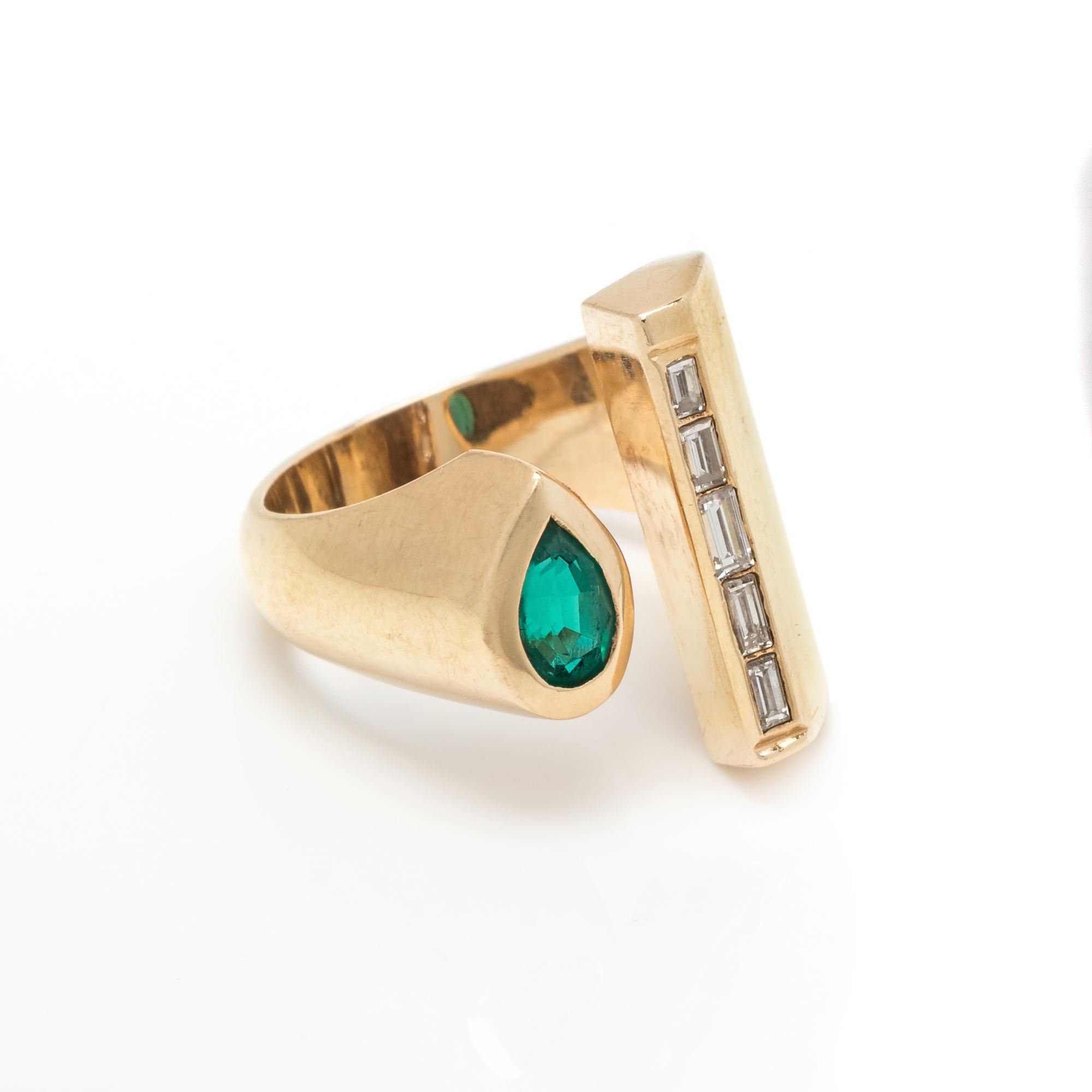 YELLOW GOLD, SYNTHETIC EMERALD AND DIAMOND RING