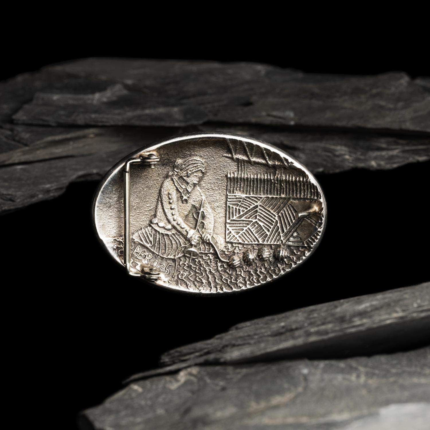 Philander Begay (Diné, b. 1982) — Sterling Silver Tufa Cast Belt Buckle, with Weaving Scene