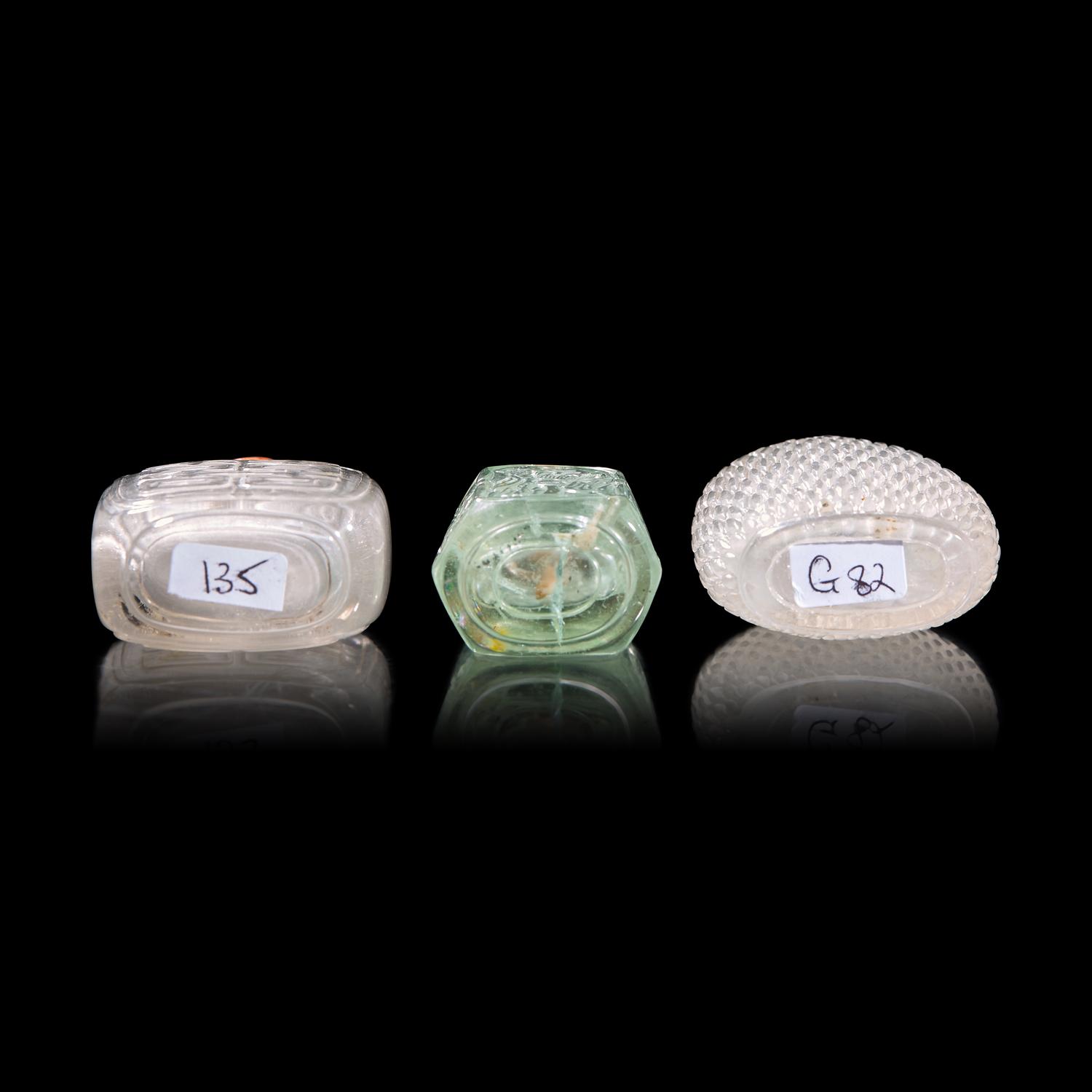 Three Chinese Carved Semiprecious Stone Snuff Bottles, 19th-Early 20th Century — 晚清-民國 水晶、海藍寶鼻煙壺三支