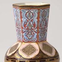 A Wedgwood Aesthetic Period Queensware Vase UK, 1870s