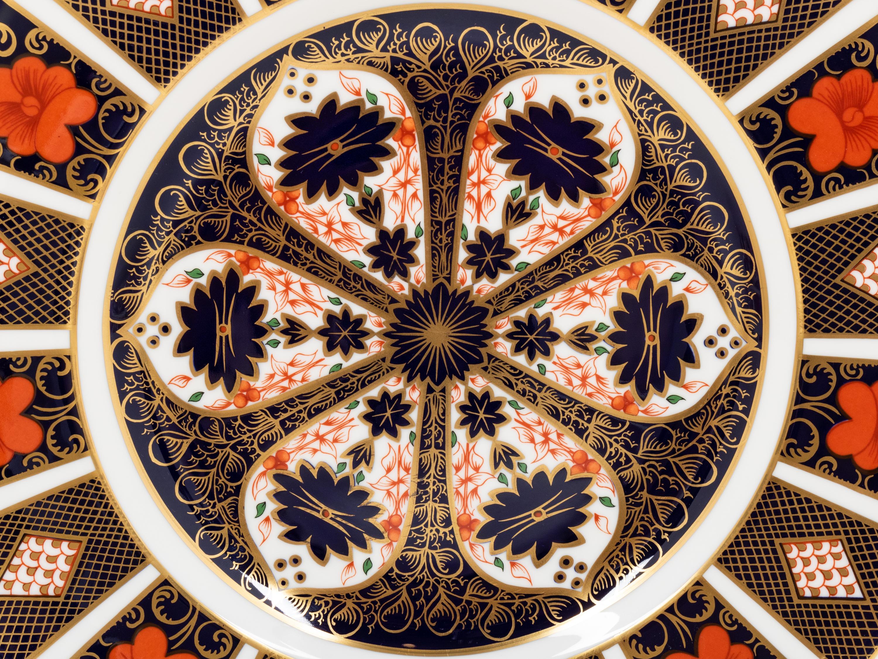 A Royal Crown Derby Old Imari Pocelain Dinner Service