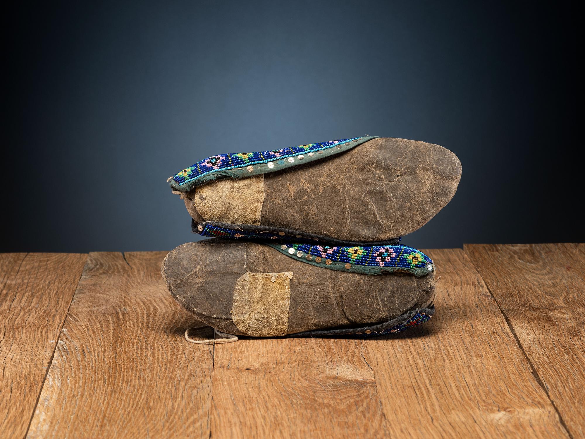 Mesquakie Beaded Hide Moccasins