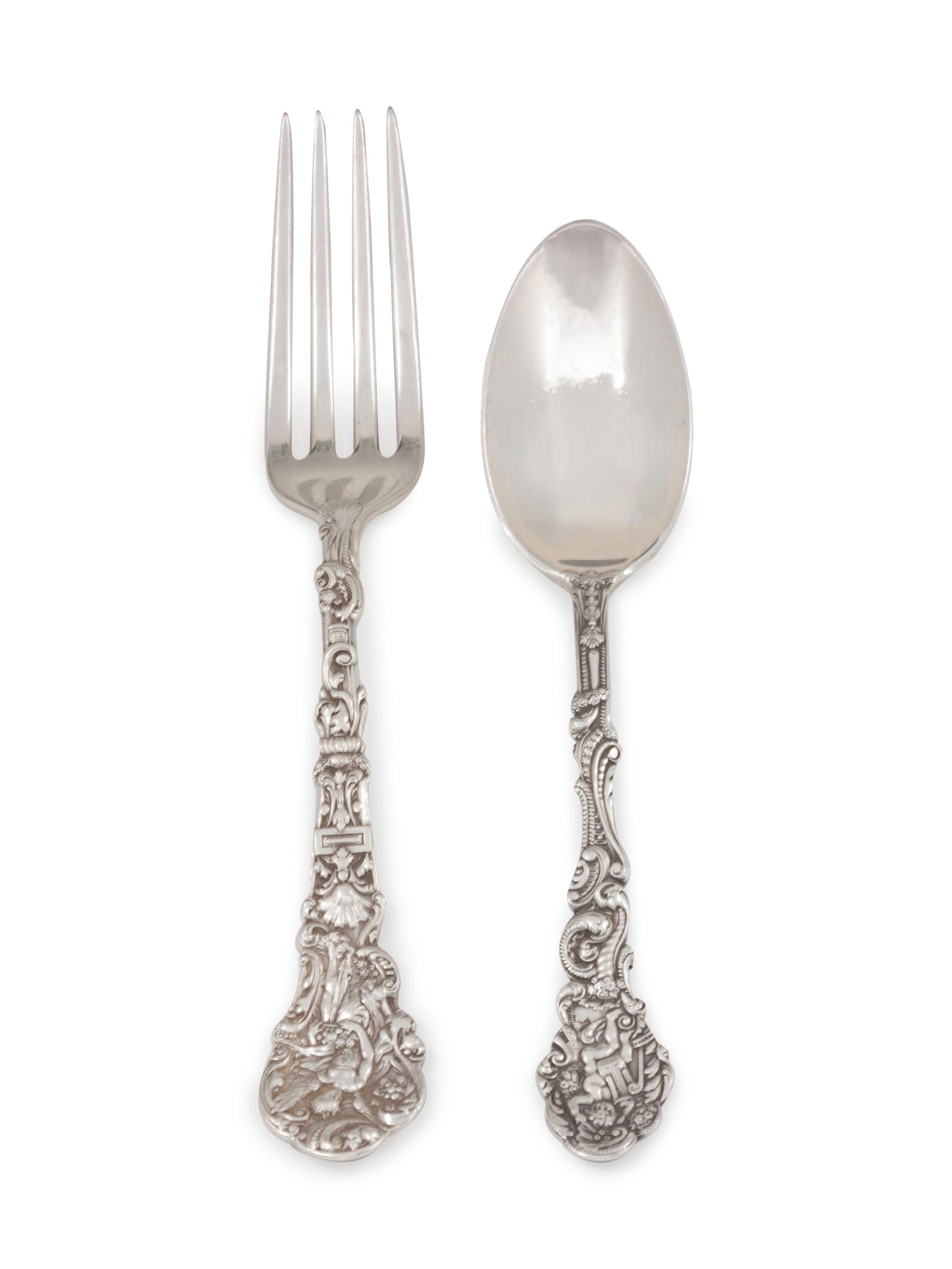 Versailles pattern, comprising: 8 lunch forks 22 teaspoons 30 items total.