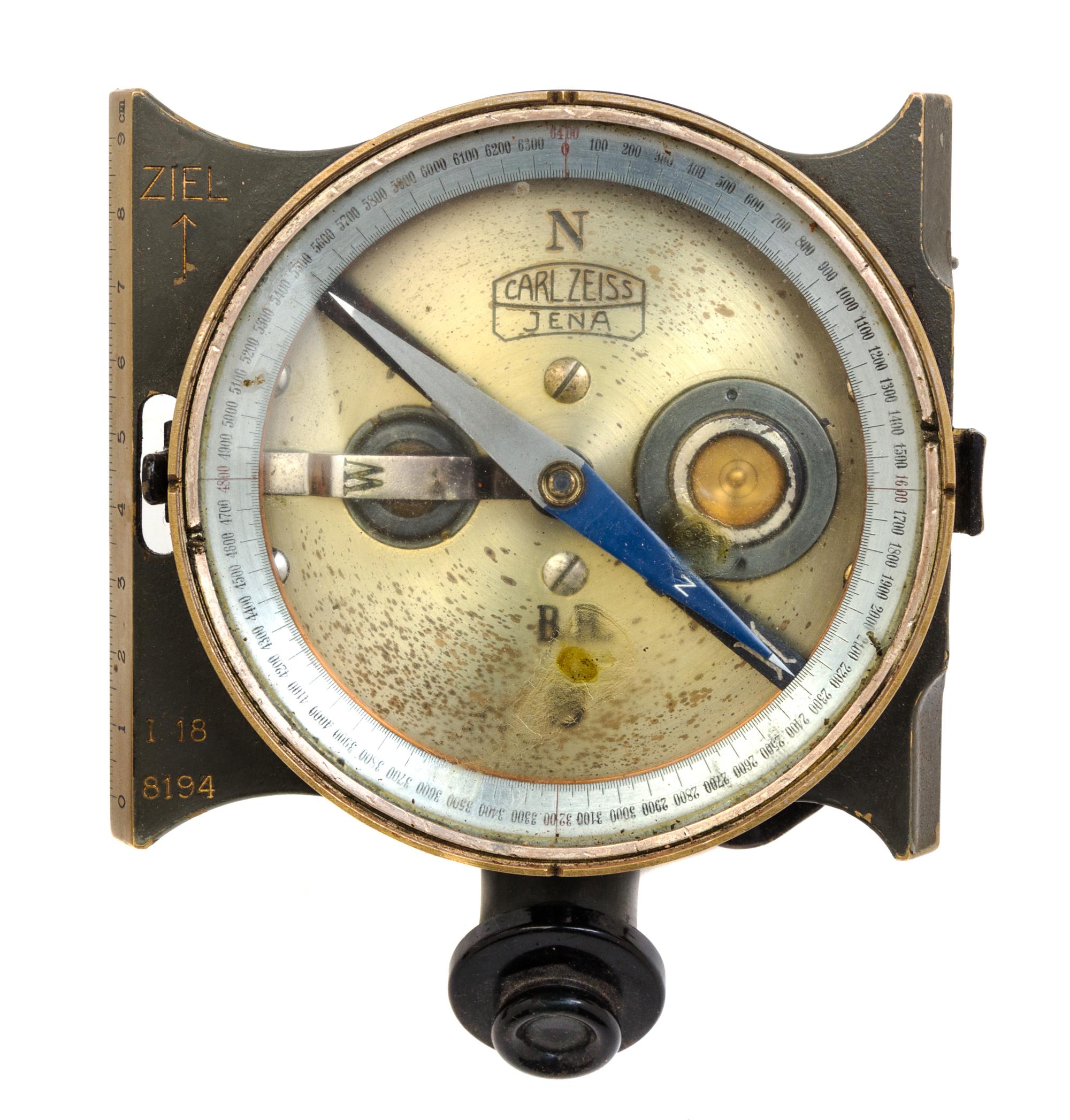 A German Artillery Range Finder Fussartillerie Diameter of compass 4 inches. — CARL ZEISS, EARLY 20TH CENTURY