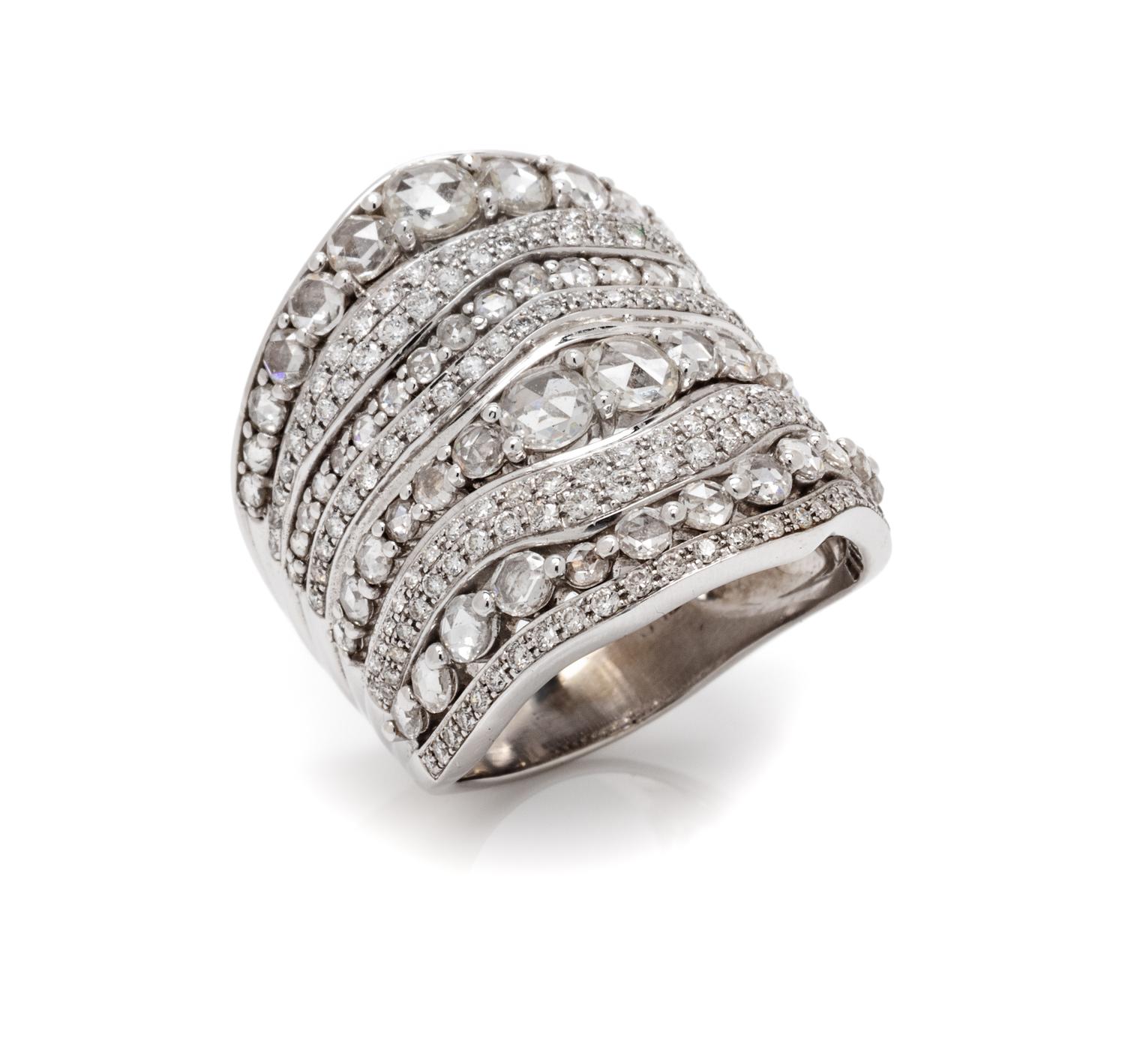 An 18 Karat White Gold and Diamond Ring, Etho Maria, 9.50 dwts.