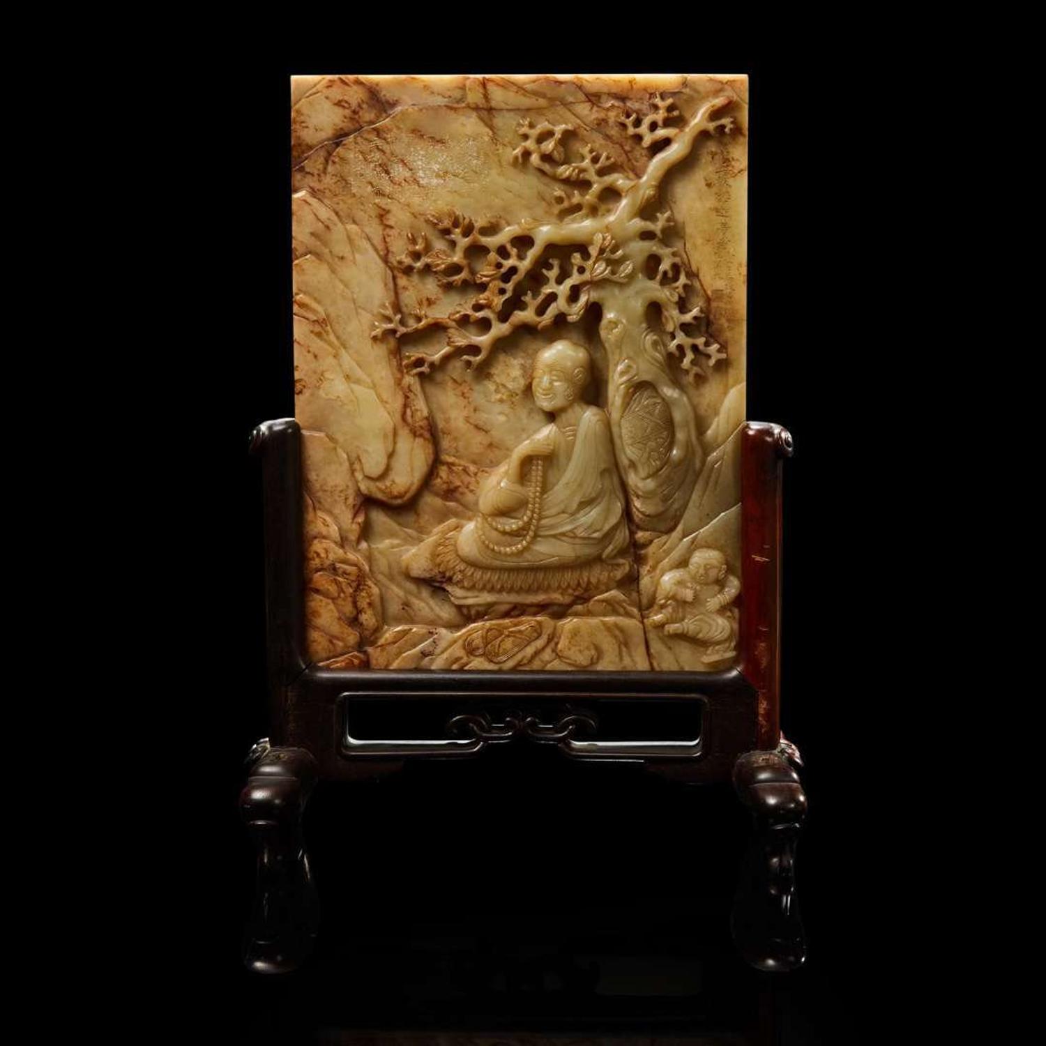 A Chinese carved beige jade table screen 浮雕玉插屏