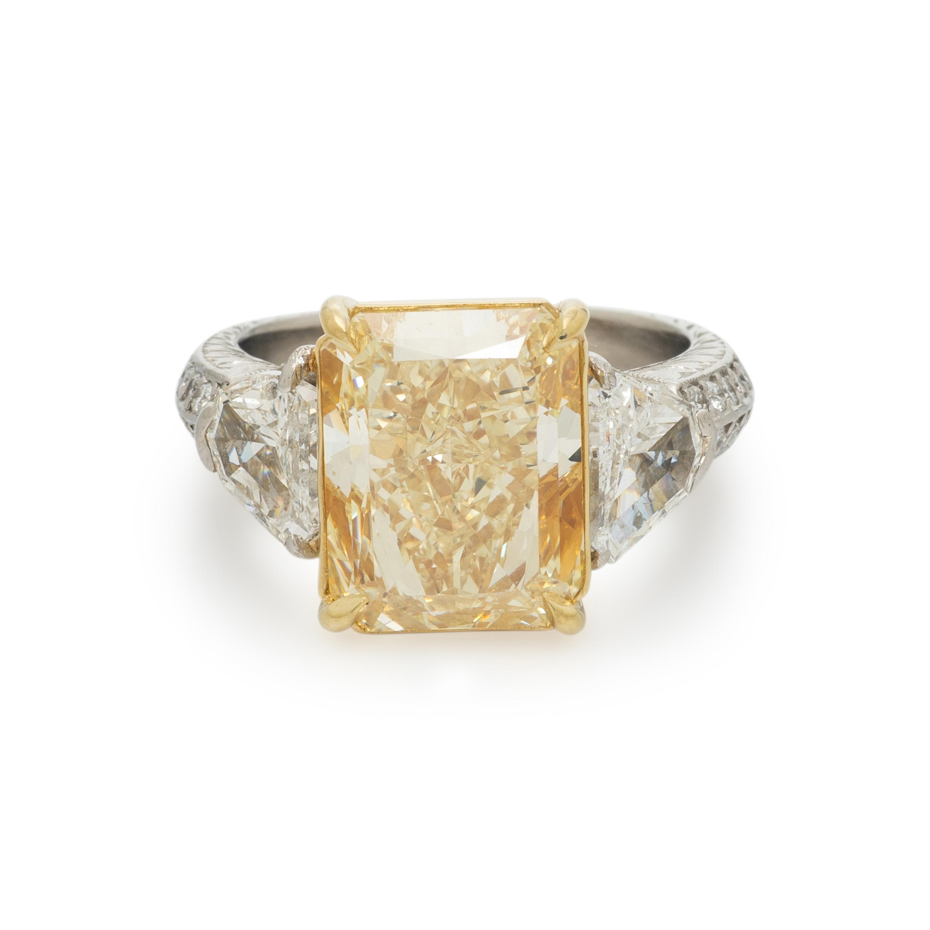 COLORED DIAMOND AND DIAMOND RING