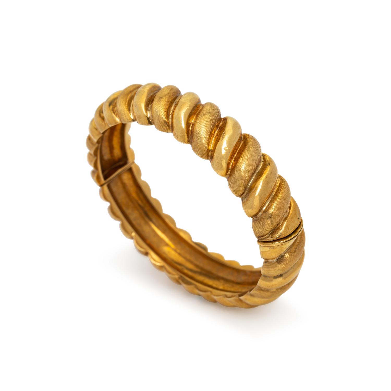 YELLOW GOLD BANGLE BRACELET