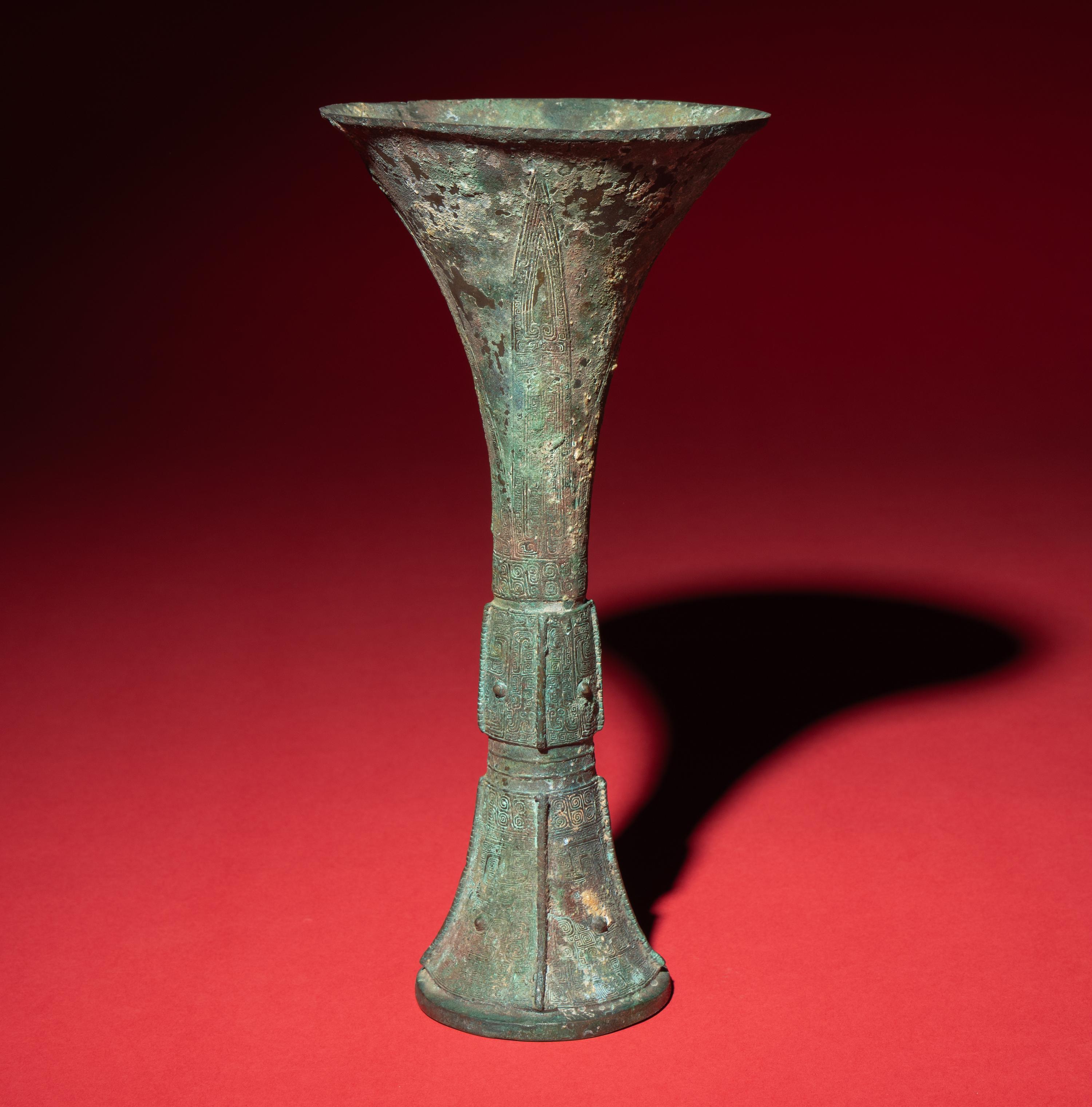 A Chinese Archaic Bronze Gu Vessel, Shang Dynasty — 商 青銅觚