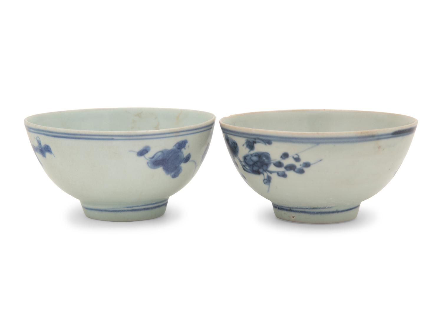 A Pair Chinese of Blue and White Porcelain Bowls