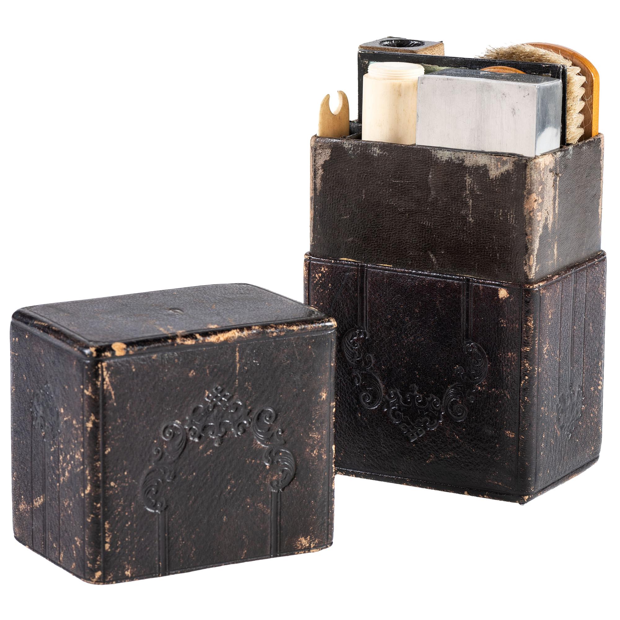Civil War-period officer's grooming kit. Manufactured by Edw. Christmann, Philadelphia, PA.